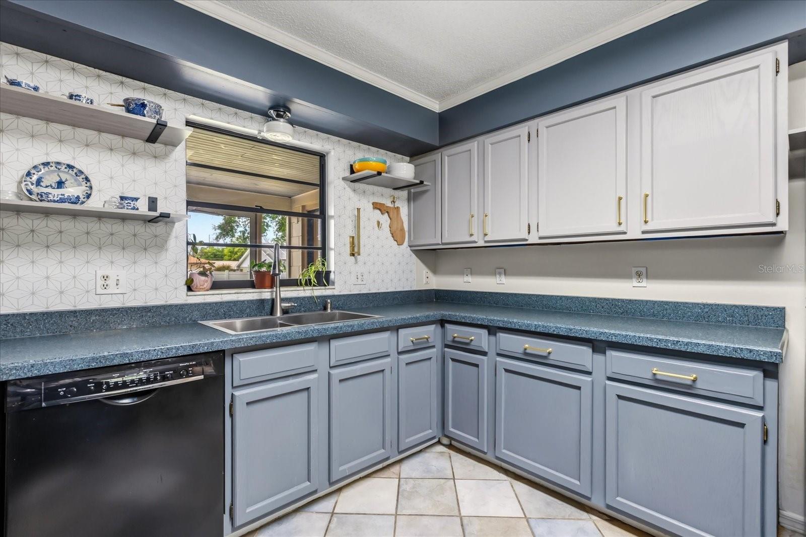 Image 15 of 38 For 817 Harbour Court