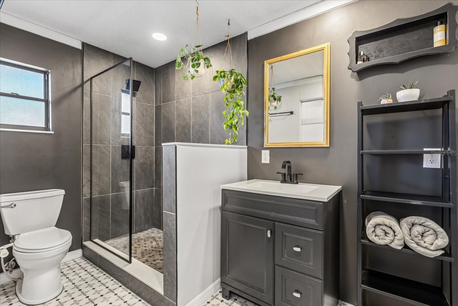 Image 18 of 38 For 817 Harbour Court