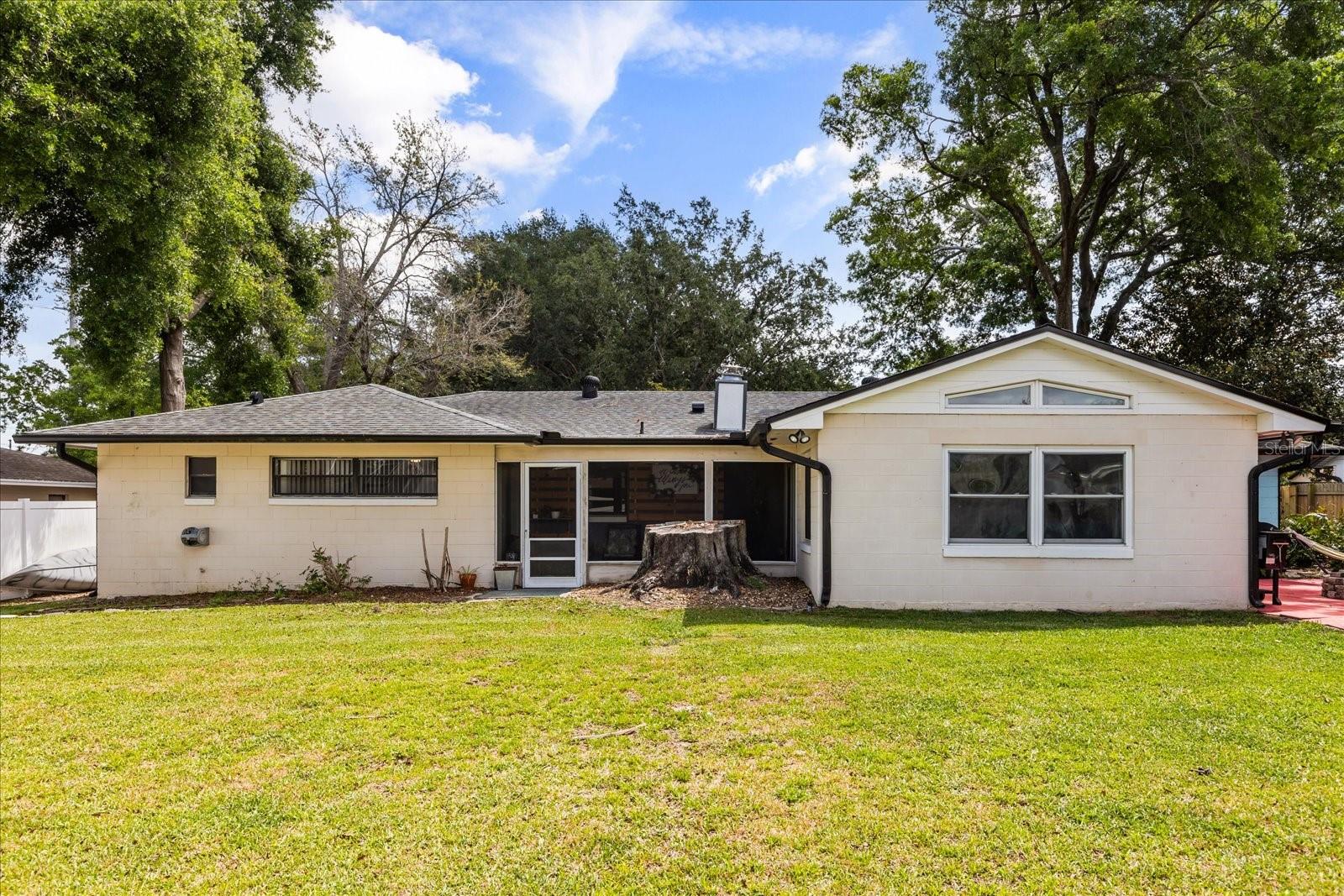 Image 32 of 38 For 817 Harbour Court