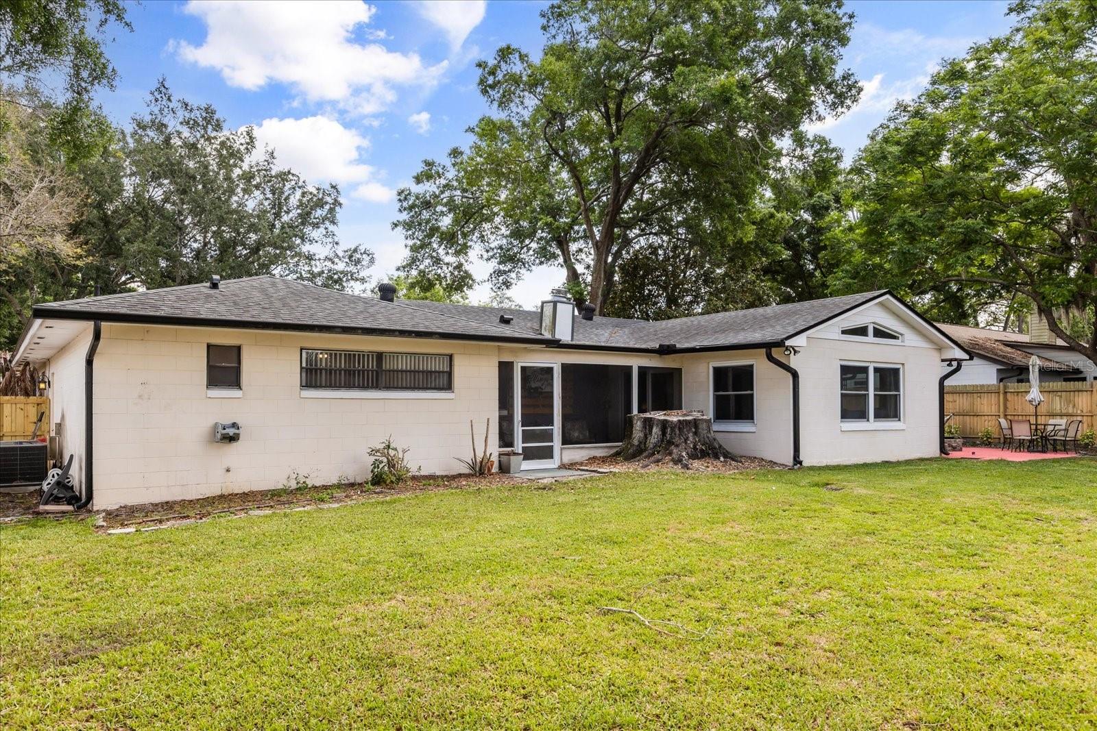 Image 33 of 38 For 817 Harbour Court