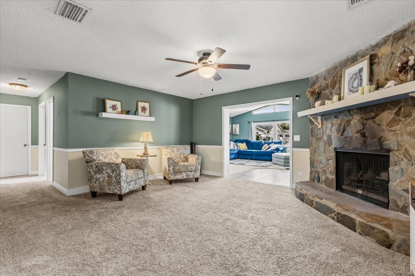 Image 8 of 38 For 817 Harbour Court