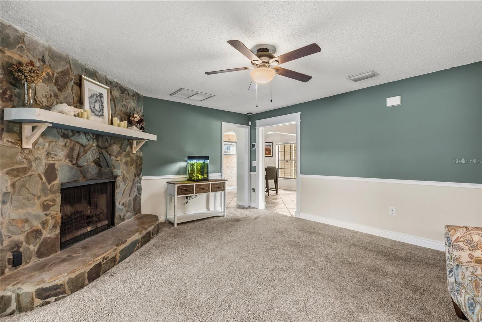 Image 9 of 38 For 817 Harbour Court