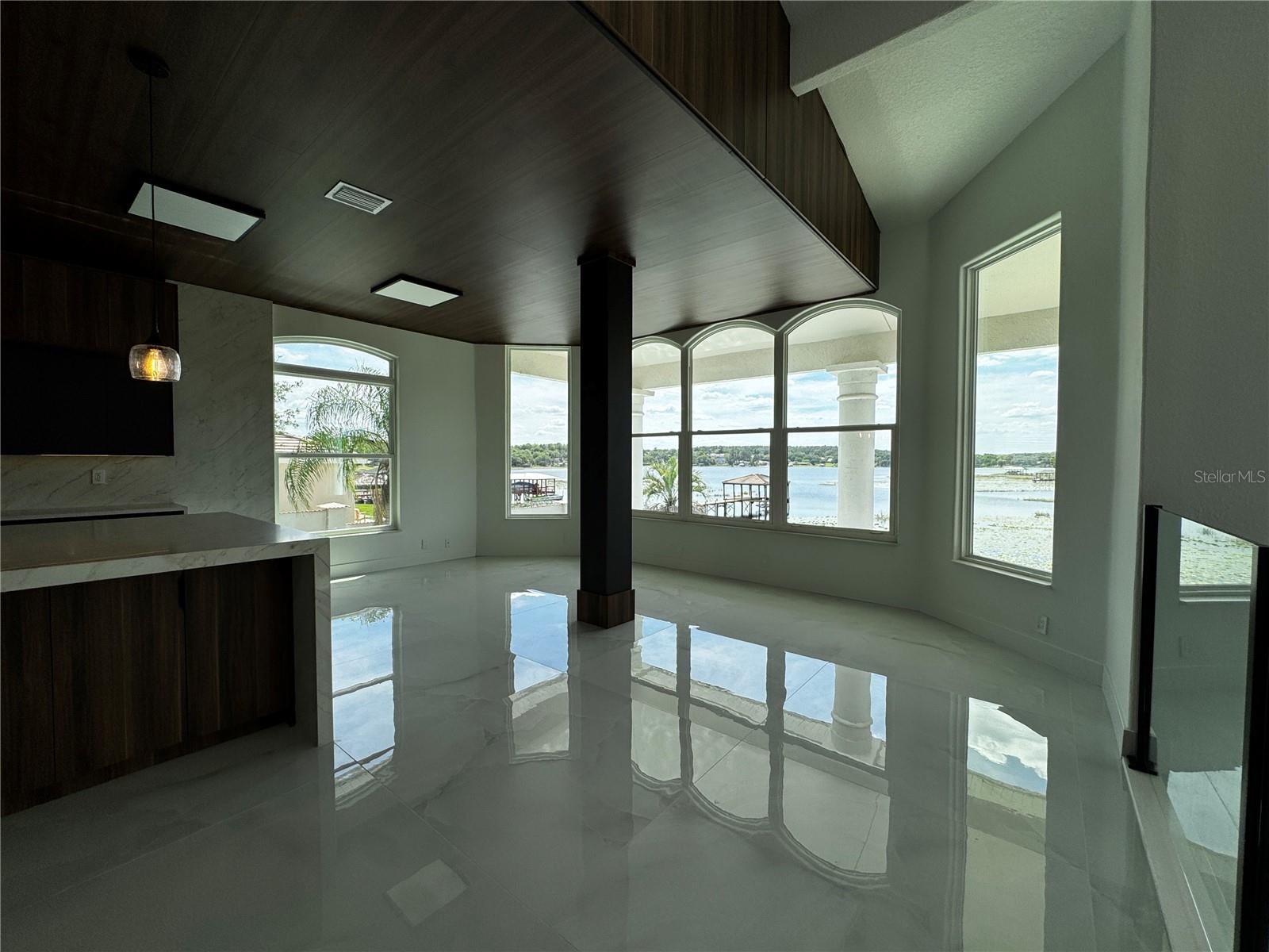 Image 12 of 41 For 10843 Lakeshore Drive