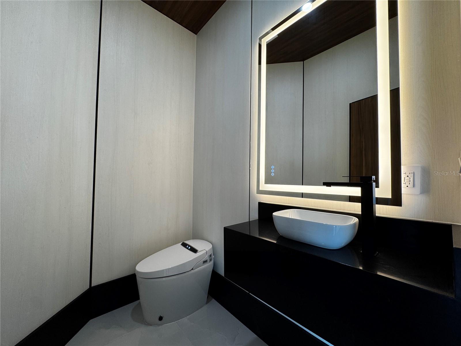 Image 14 of 41 For 10843 Lakeshore Drive