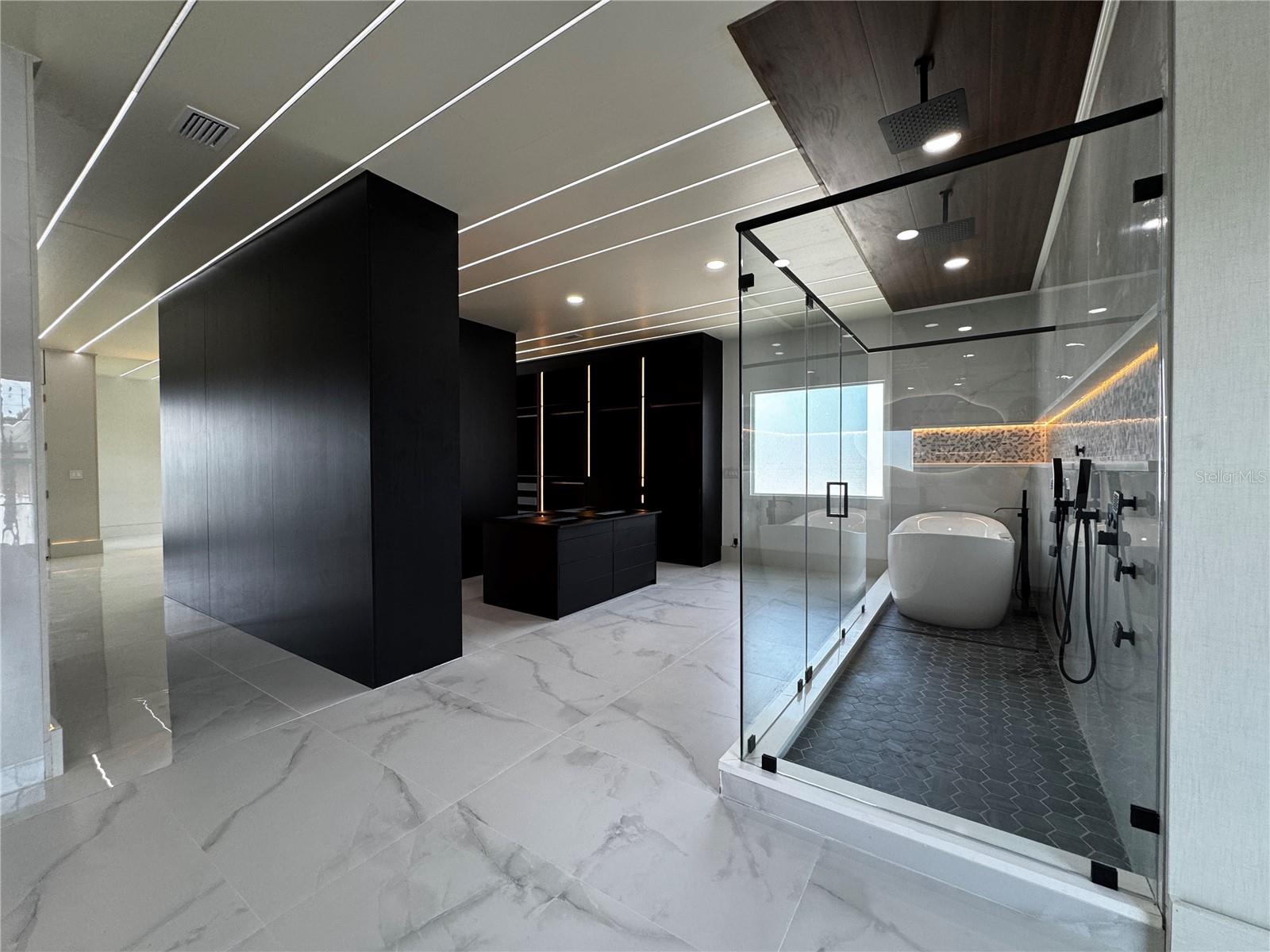 Image 21 of 41 For 10843 Lakeshore Drive