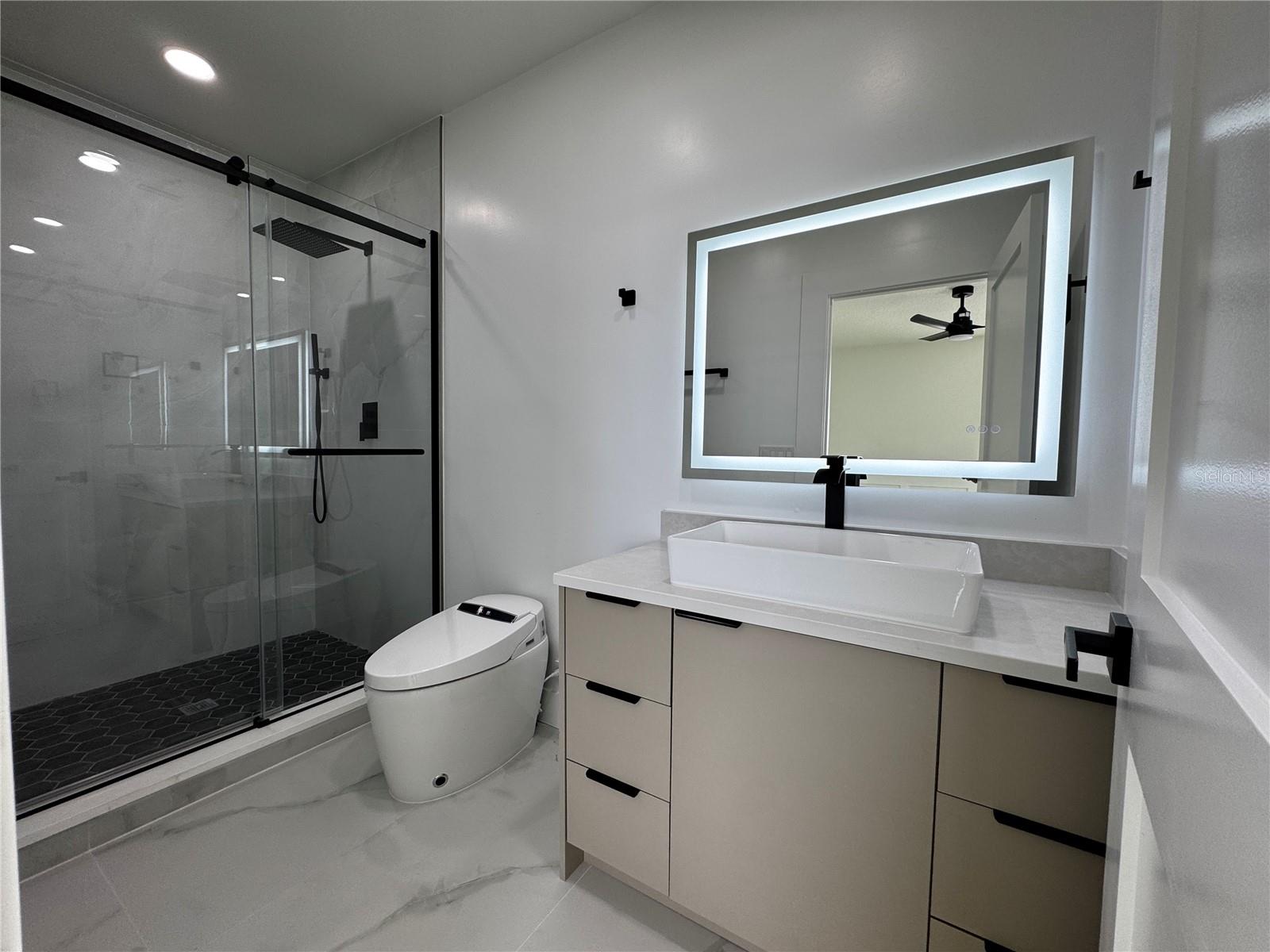 Image 29 of 41 For 10843 Lakeshore Drive