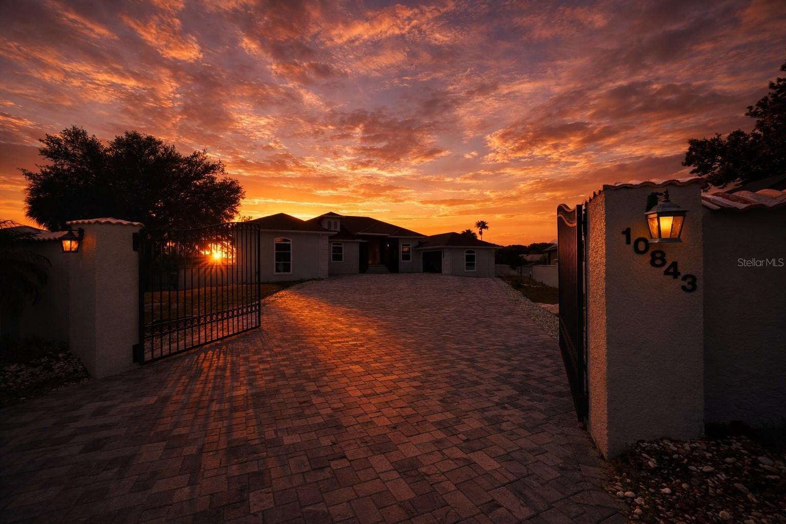 Image 3 of 41 For 10843 Lakeshore Drive