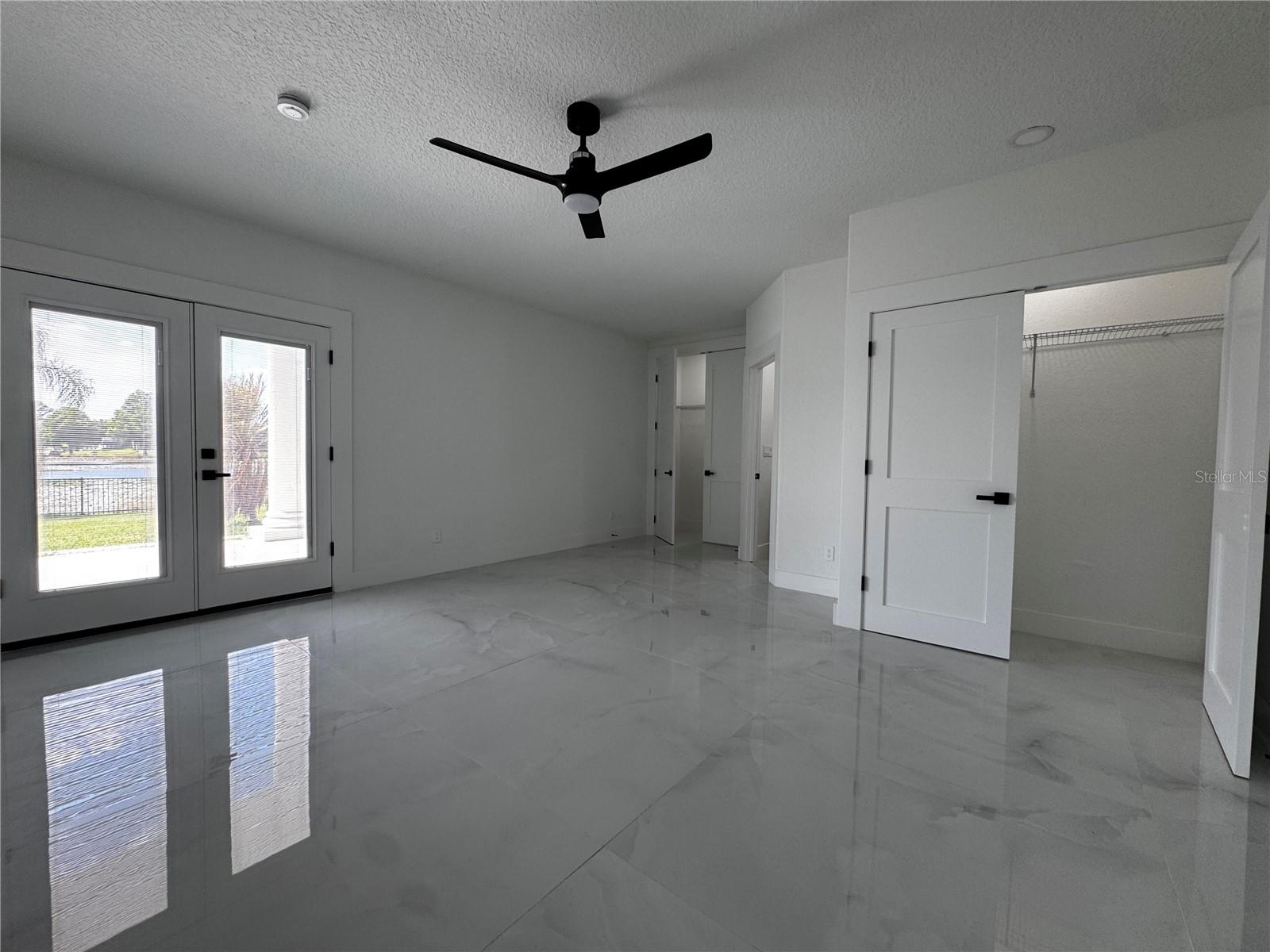 Image 30 of 41 For 10843 Lakeshore Drive