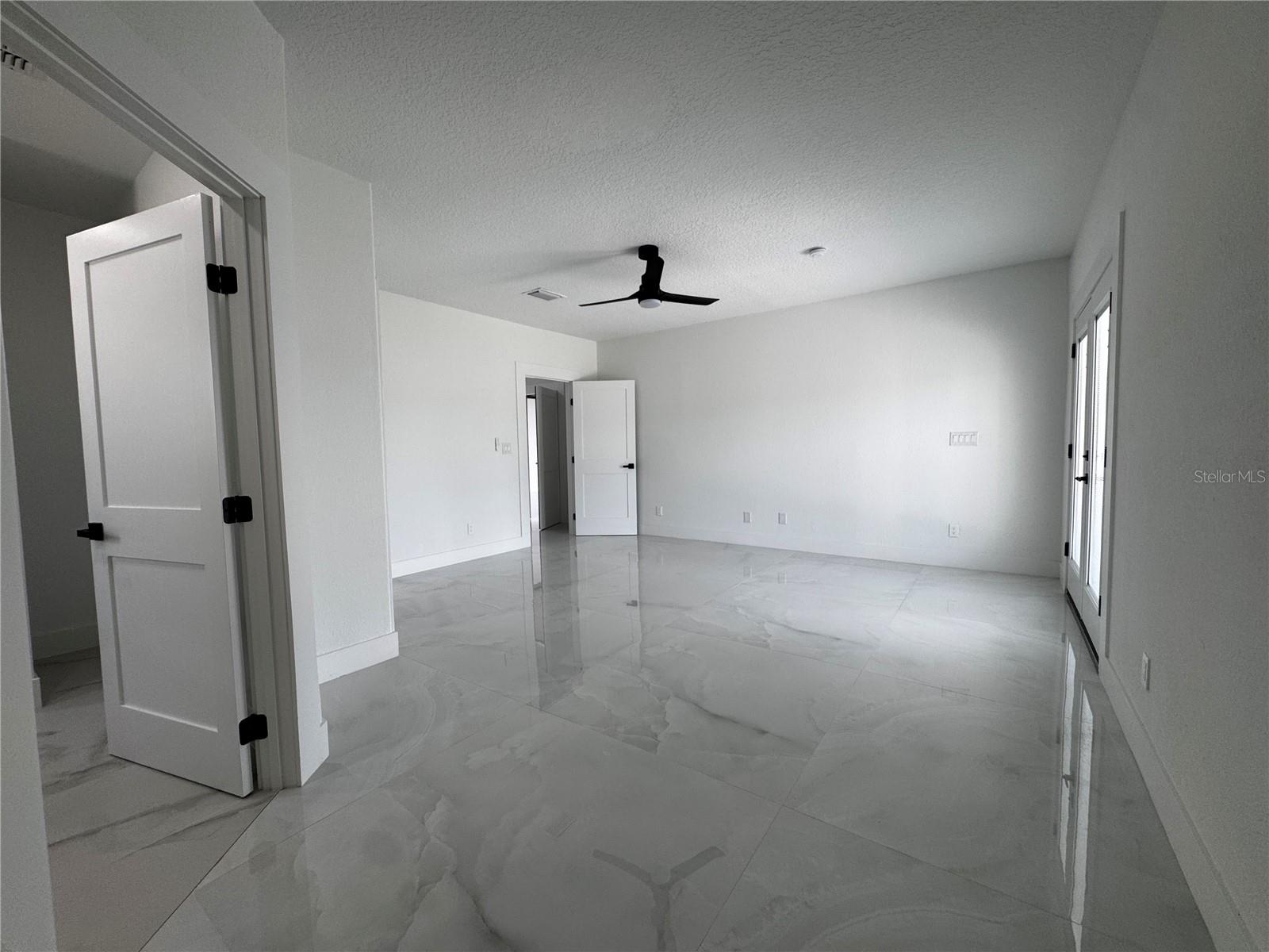 Image 31 of 41 For 10843 Lakeshore Drive