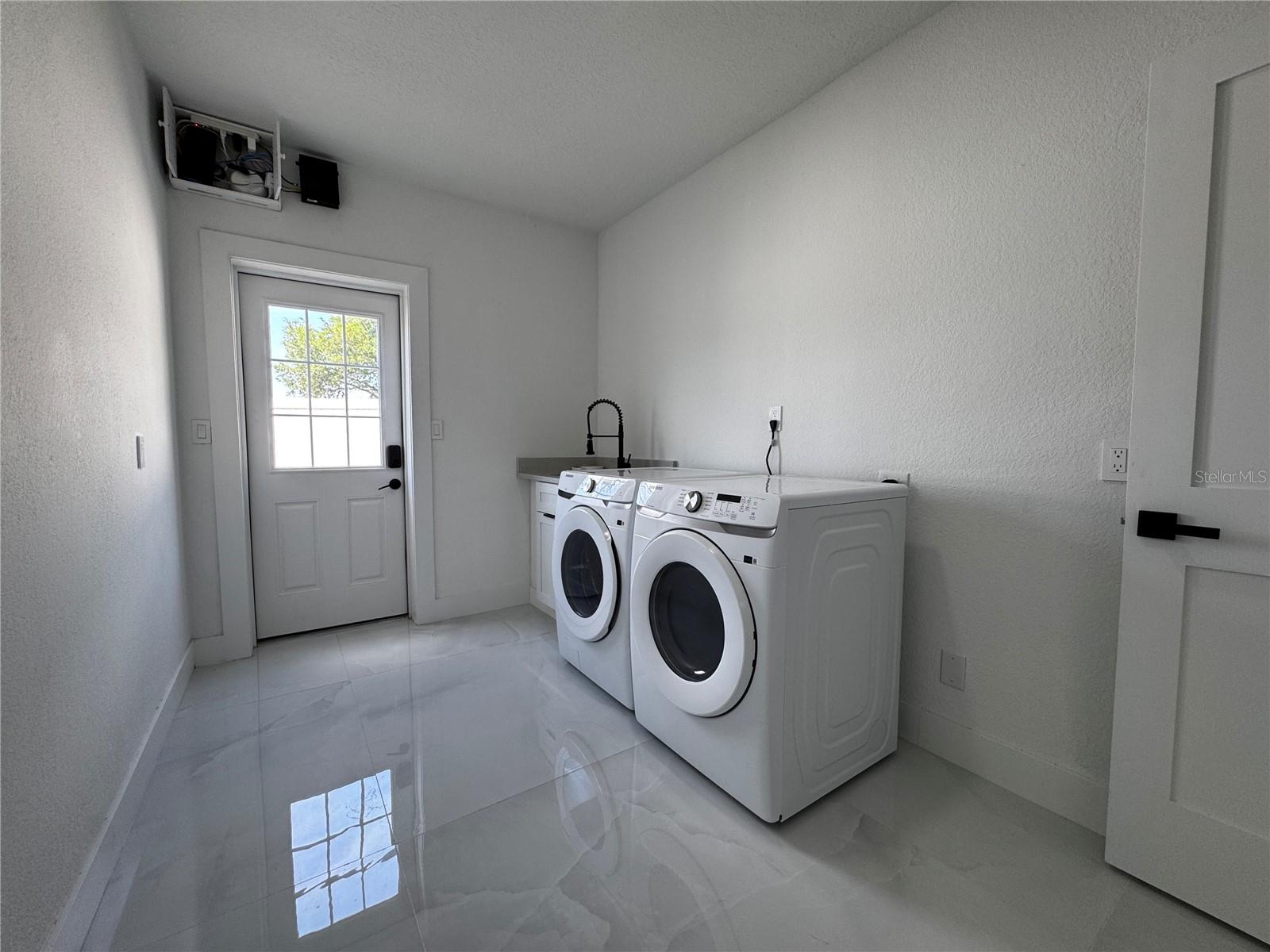 Image 34 of 41 For 10843 Lakeshore Drive