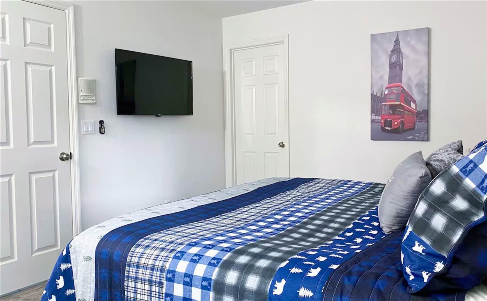 Image 20 of 47 For 3433 Swallow Hill Street