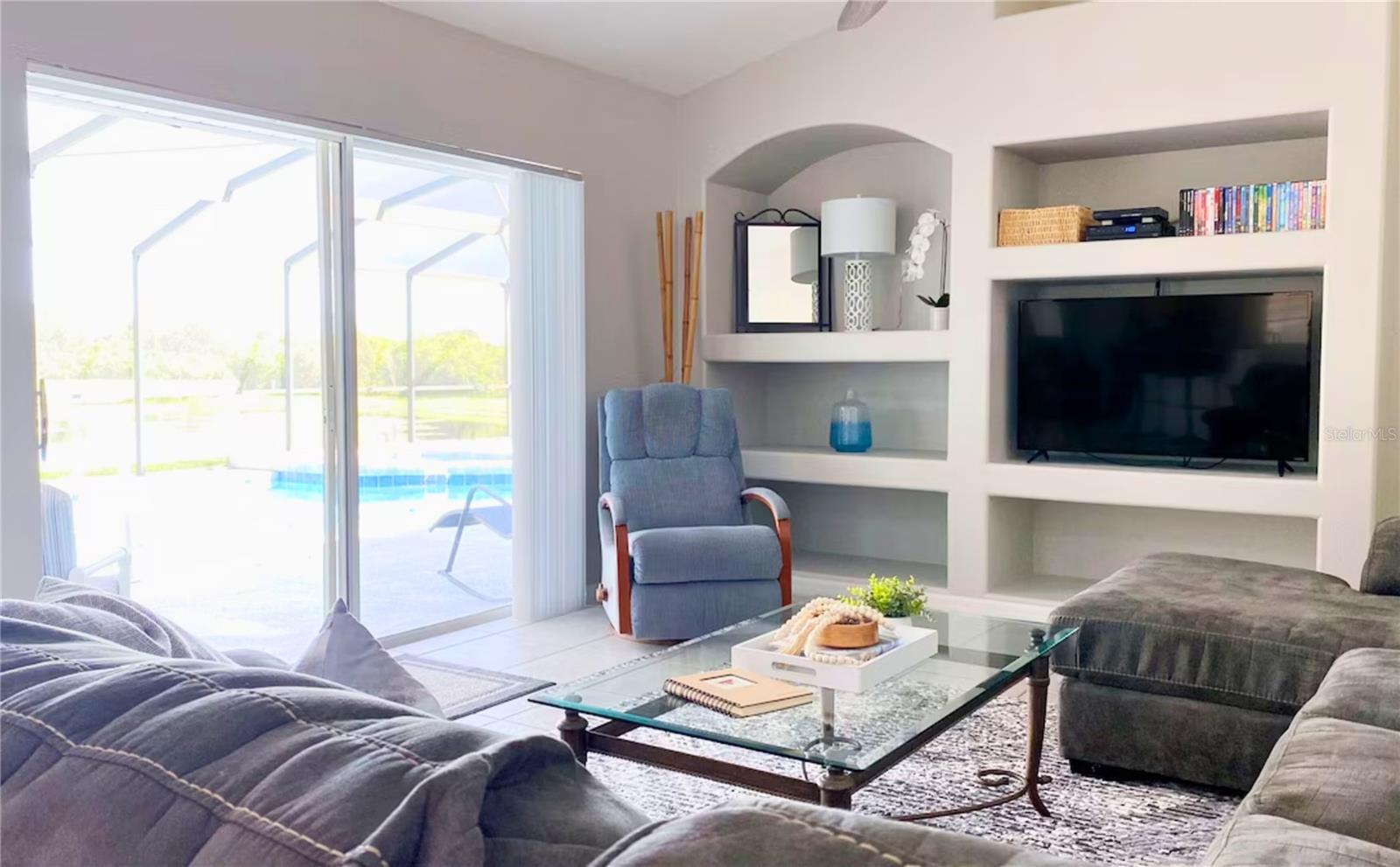 Image 5 of 47 For 3433 Swallow Hill Street