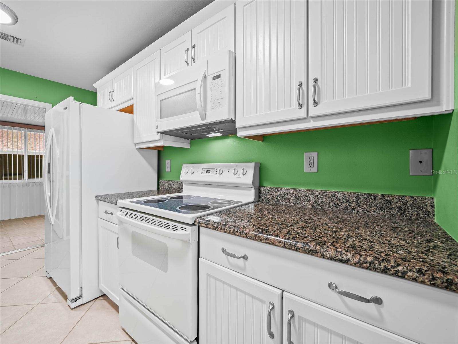 Image 10 of 40 For 525 Winter Terr Road 525