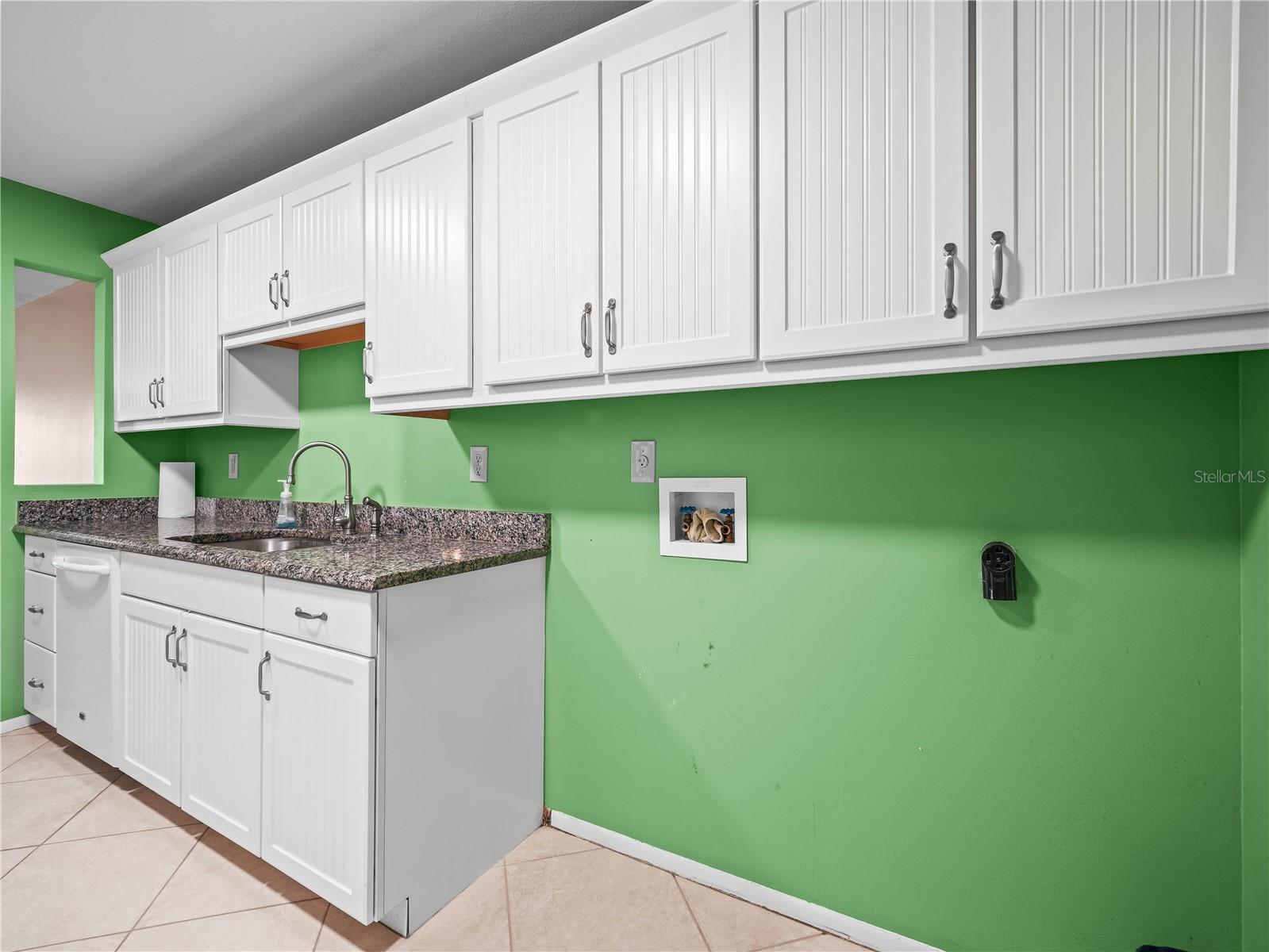 Image 12 of 40 For 525 Winter Terr Road 525