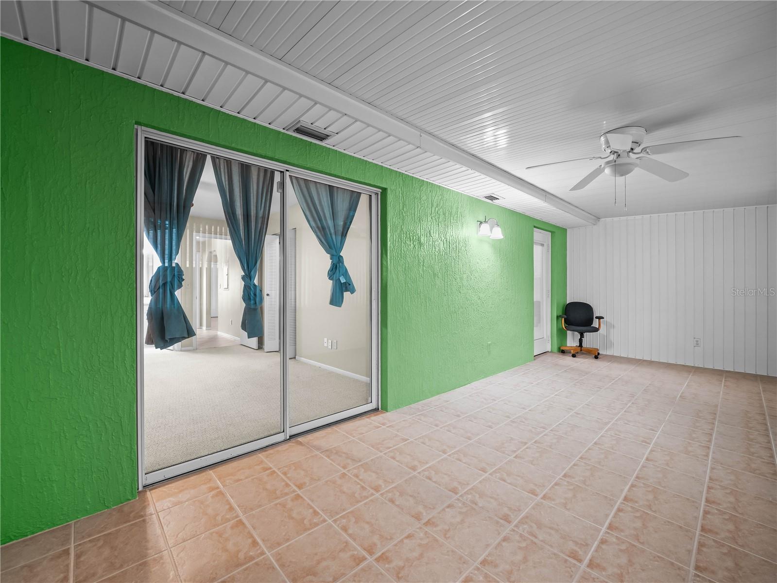 Image 13 of 40 For 525 Winter Terr Road 525