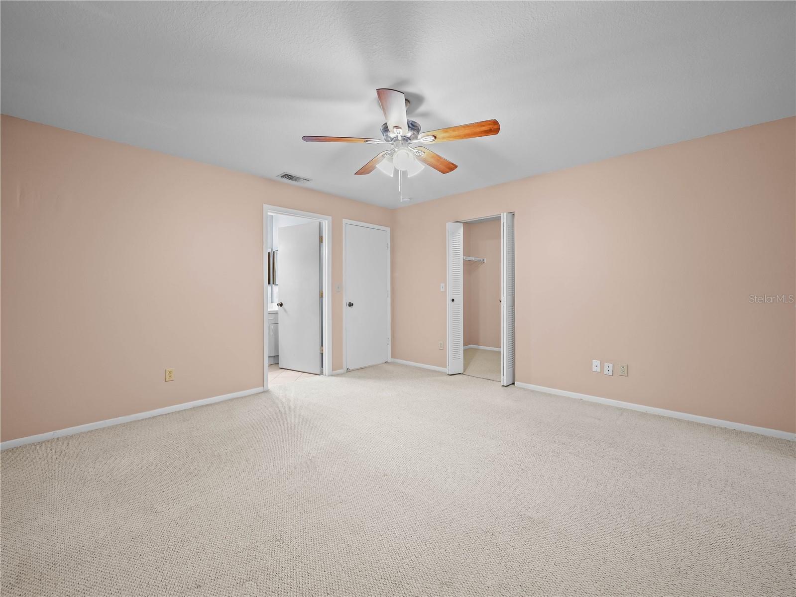 Image 15 of 40 For 525 Winter Terr Road 525