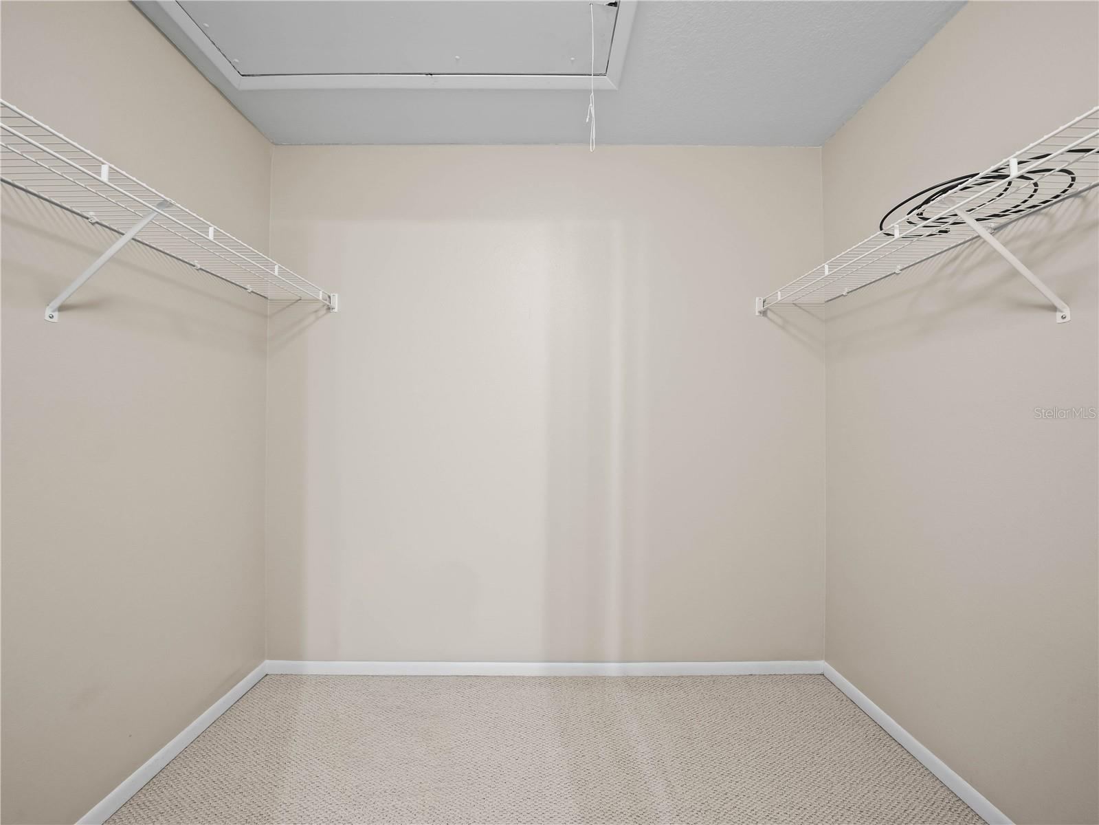 Image 16 of 40 For 525 Winter Terr Road 525