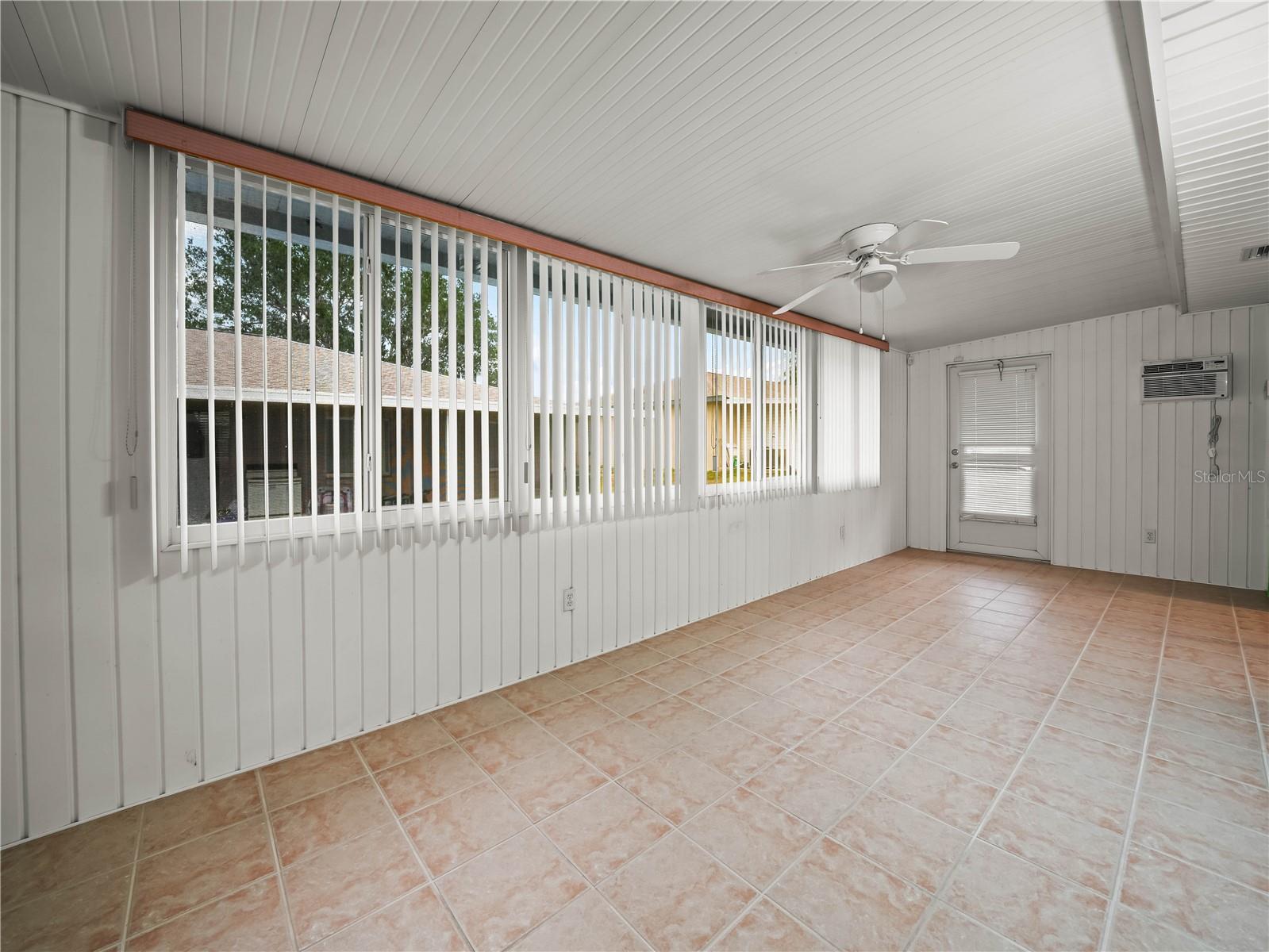 Image 21 of 40 For 525 Winter Terr Road 525