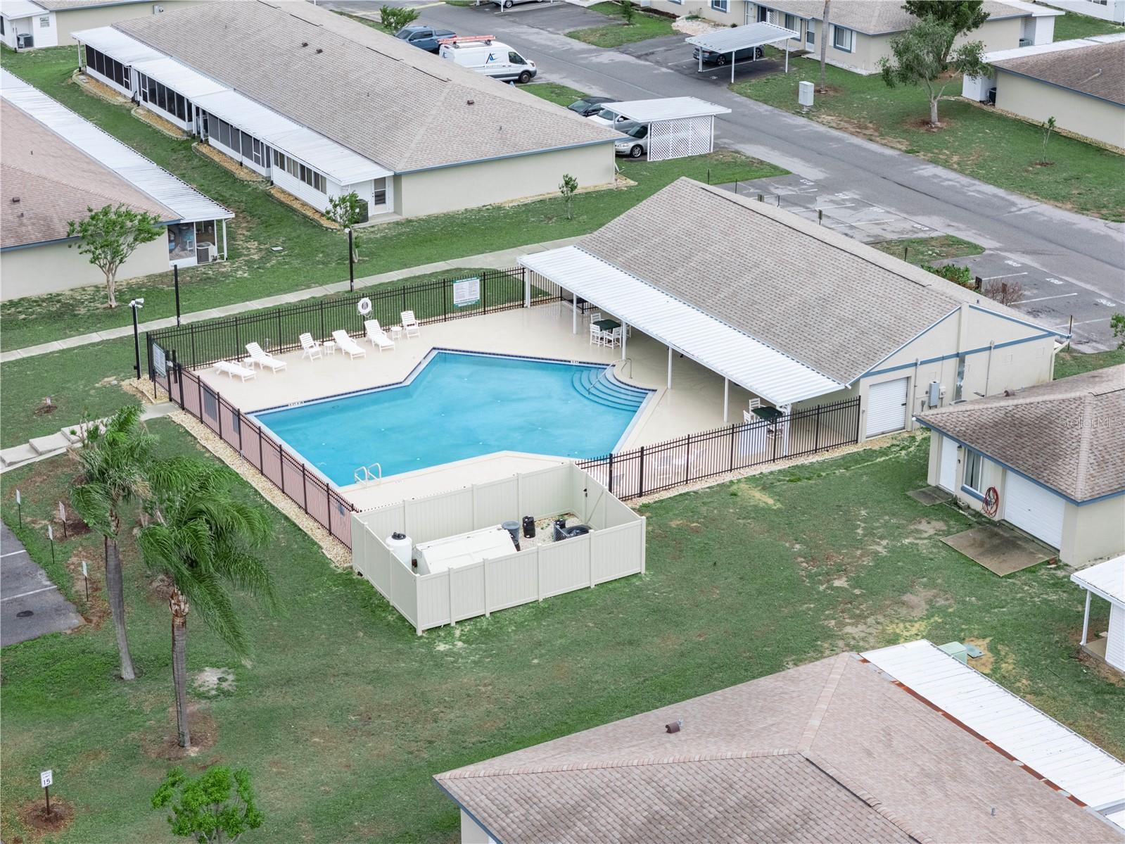 Image 28 of 40 For 525 Winter Terr Road 525