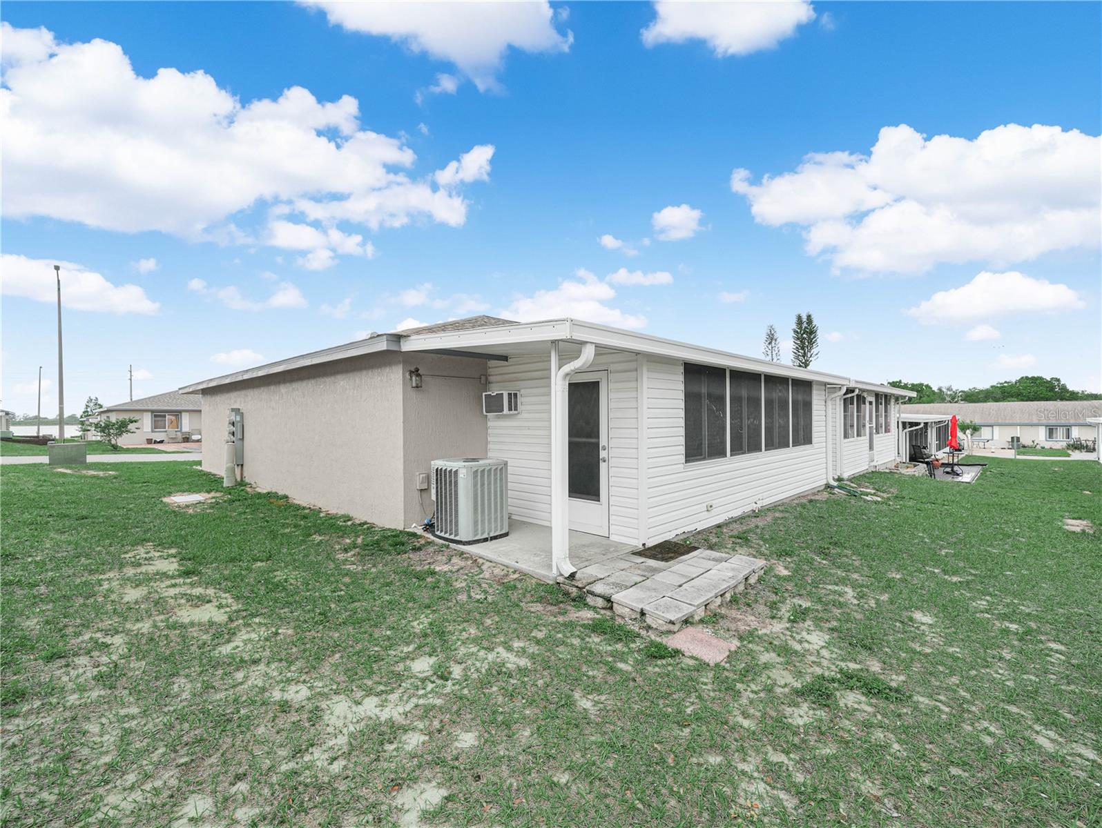 Image 29 of 40 For 525 Winter Terr Road 525