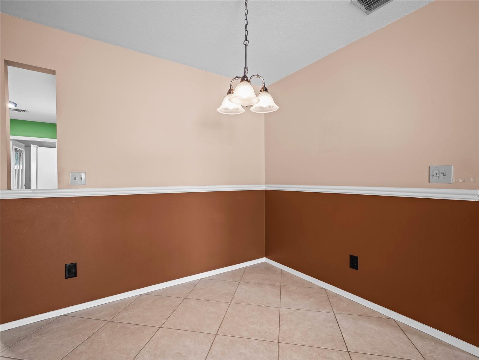 Image 7 of 40 For 525 Winter Terr Road 525