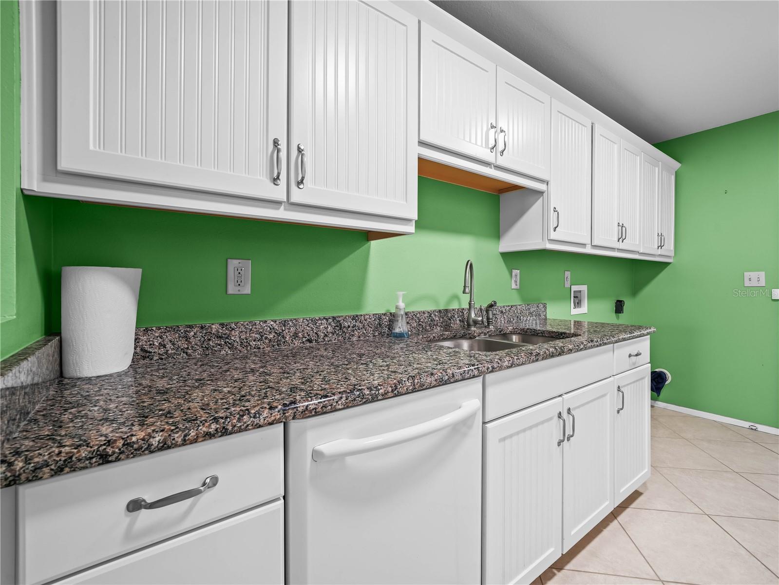 Image 9 of 40 For 525 Winter Terr Road 525