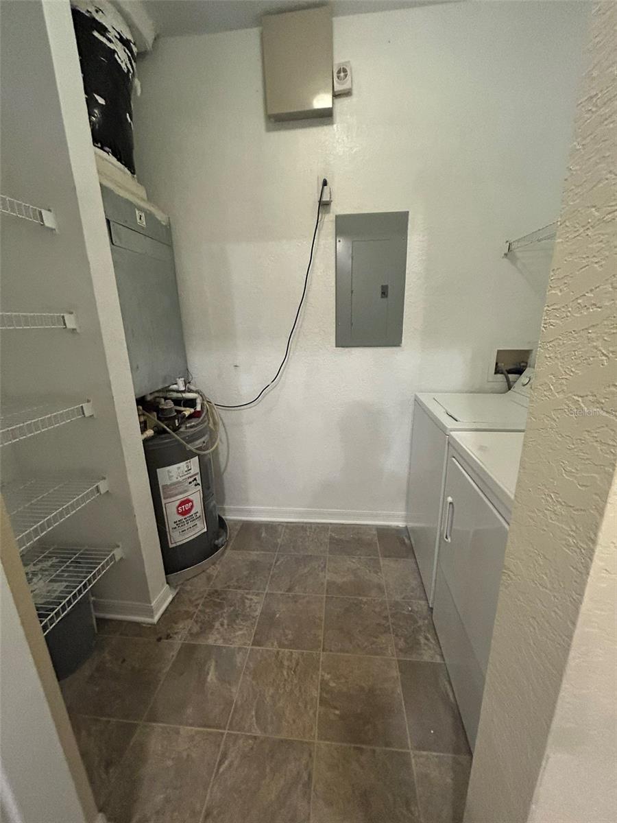 Image 11 of 12 For 823 Grand Regency Point 102