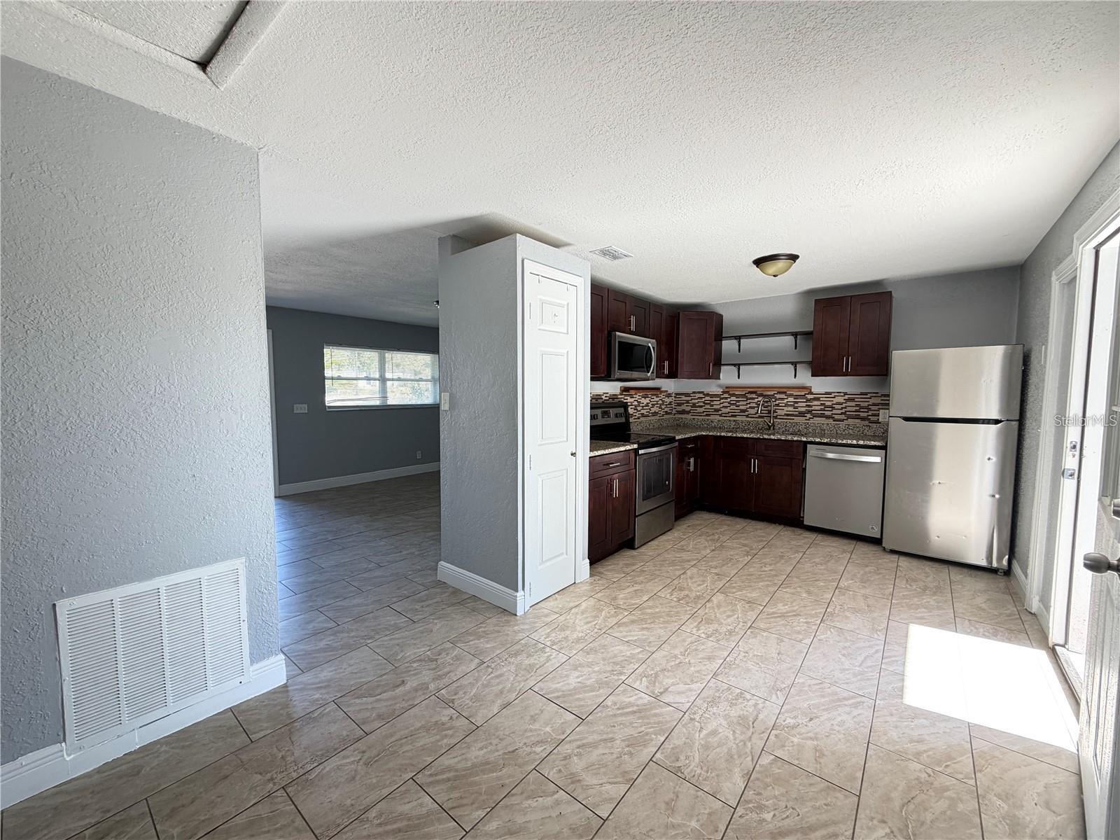 Image 2 of 12 For 922 Martin Luther King Boulevard Ne