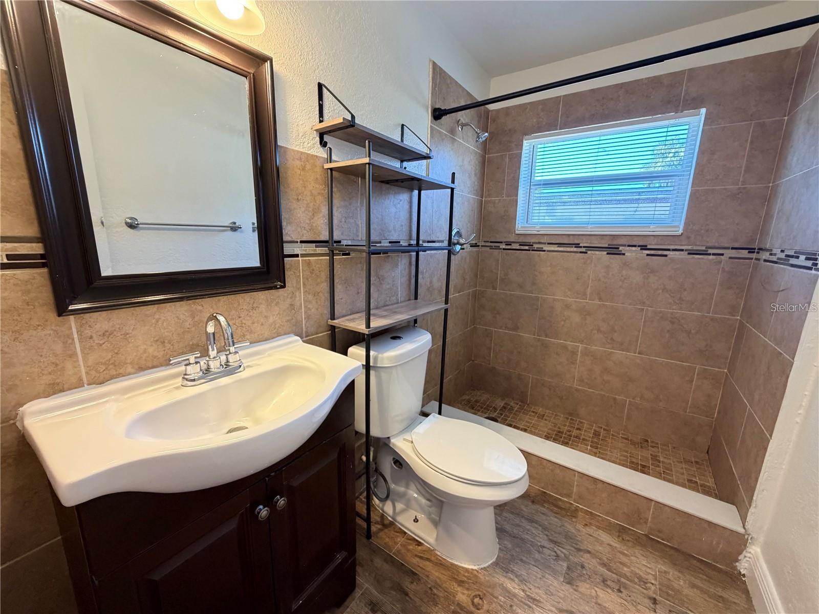 Image 7 of 12 For 922 Martin Luther King Boulevard Ne