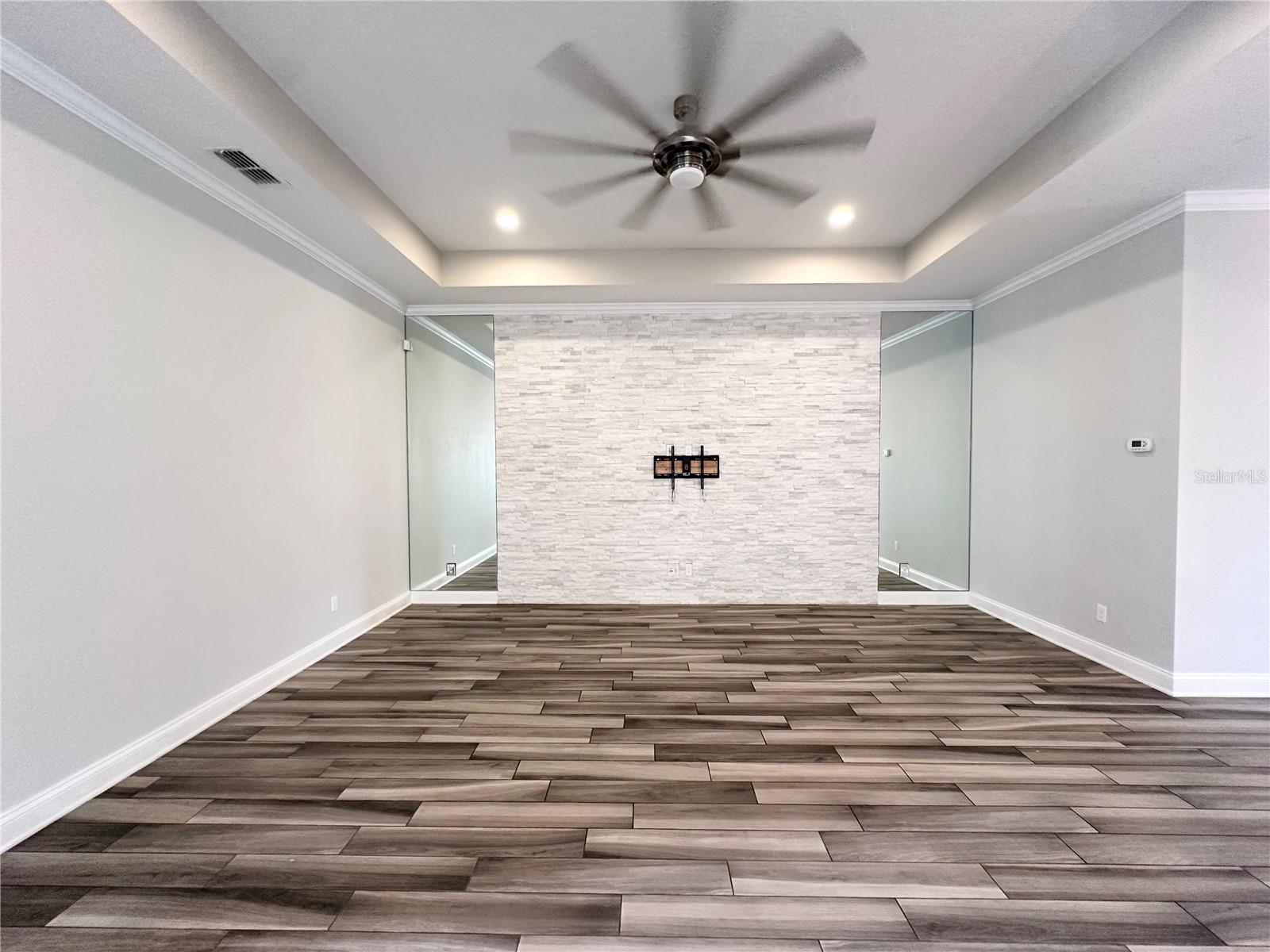 Image 3 of 50 For 9319 Richet Place