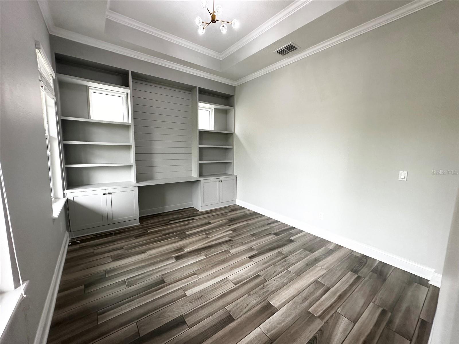 Image 5 of 50 For 9319 Richet Place