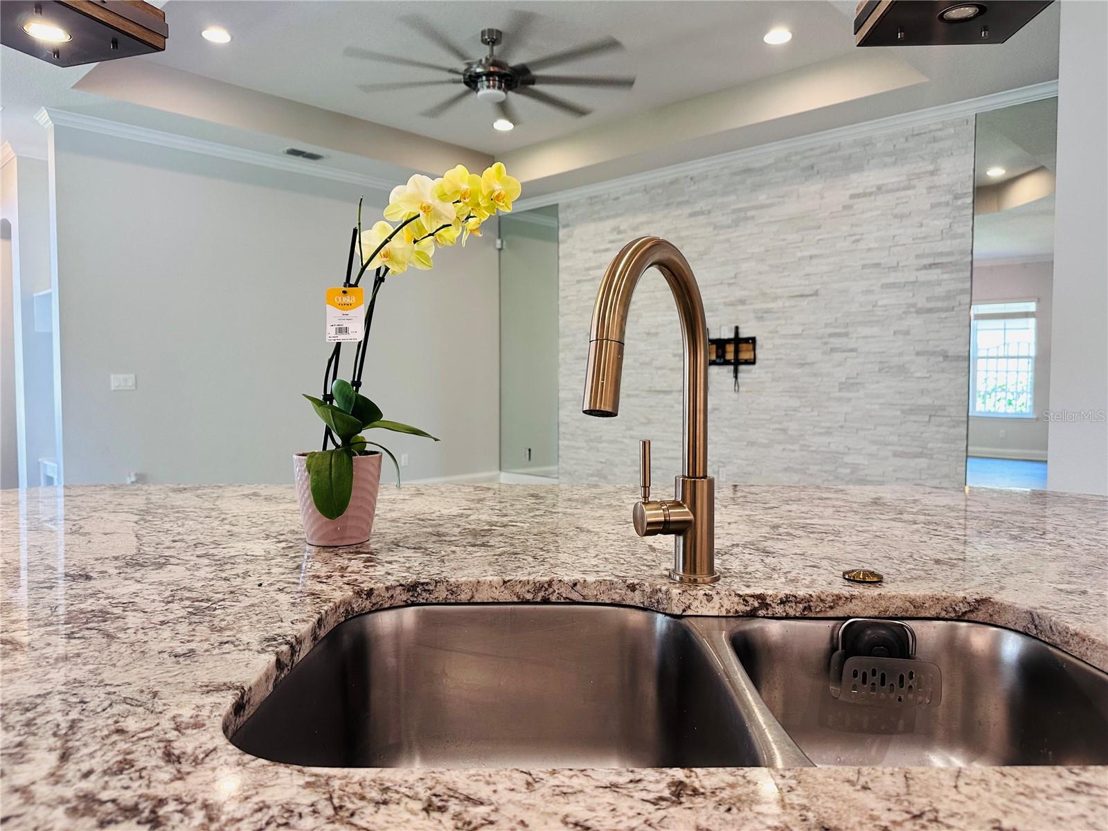 Image 7 of 50 For 9319 Richet Place