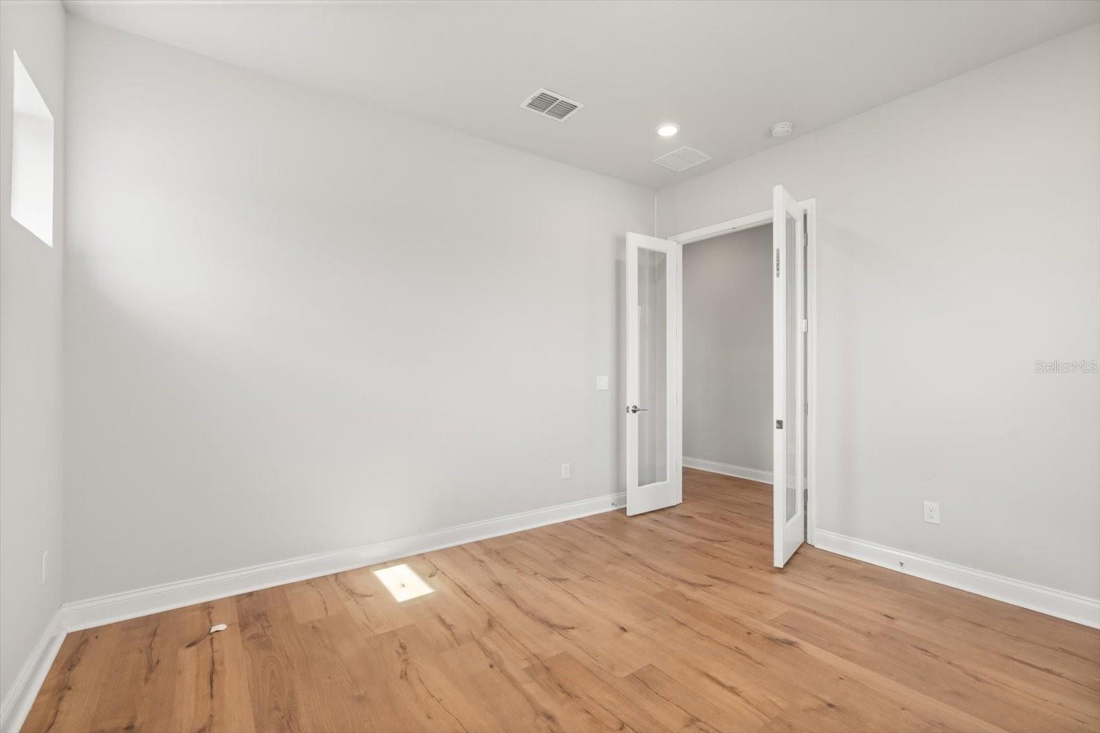 Image 3 of 31 For 6452 Quest Street