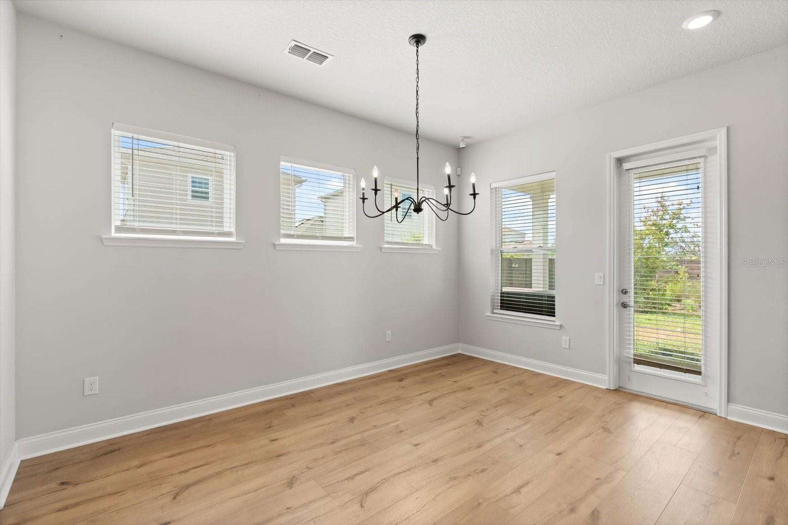 Image 6 of 31 For 6452 Quest Street