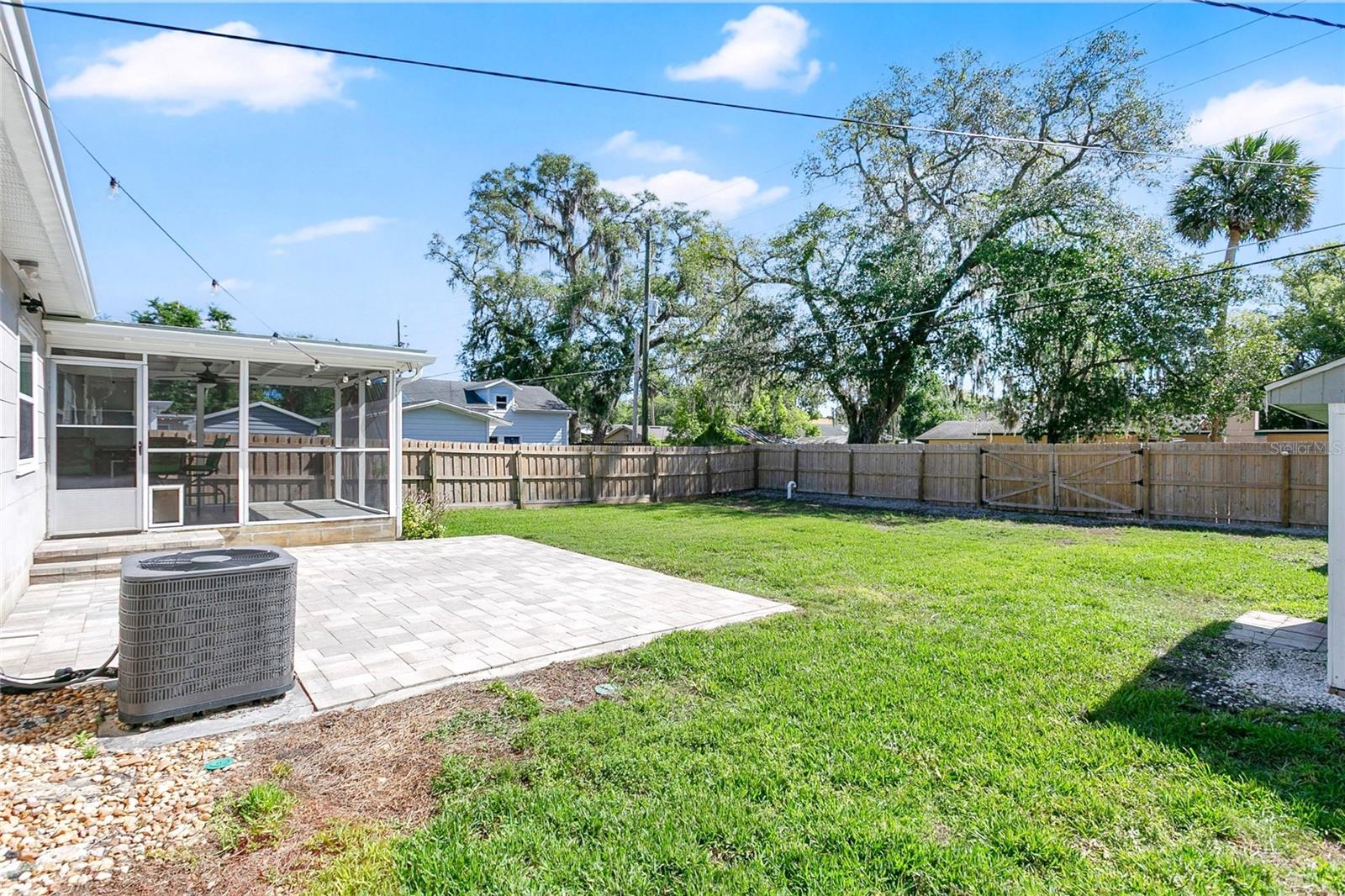 Image 19 of 33 For 2105 Palmetto Avenue