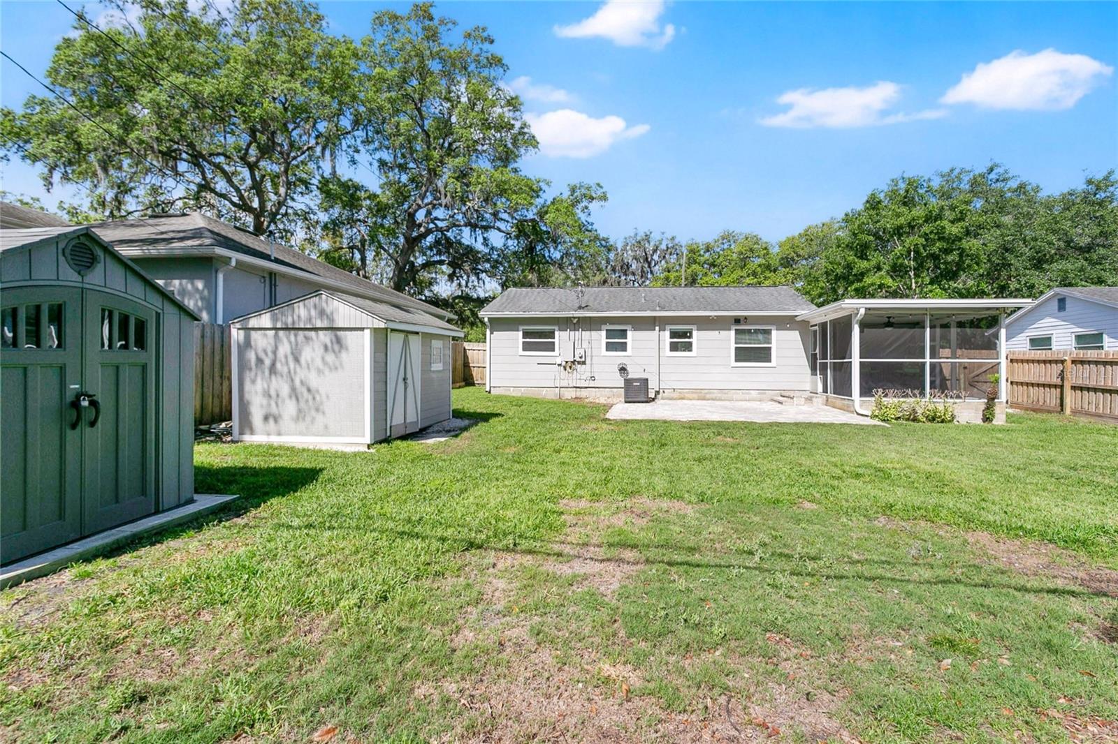 Image 21 of 33 For 2105 Palmetto Avenue