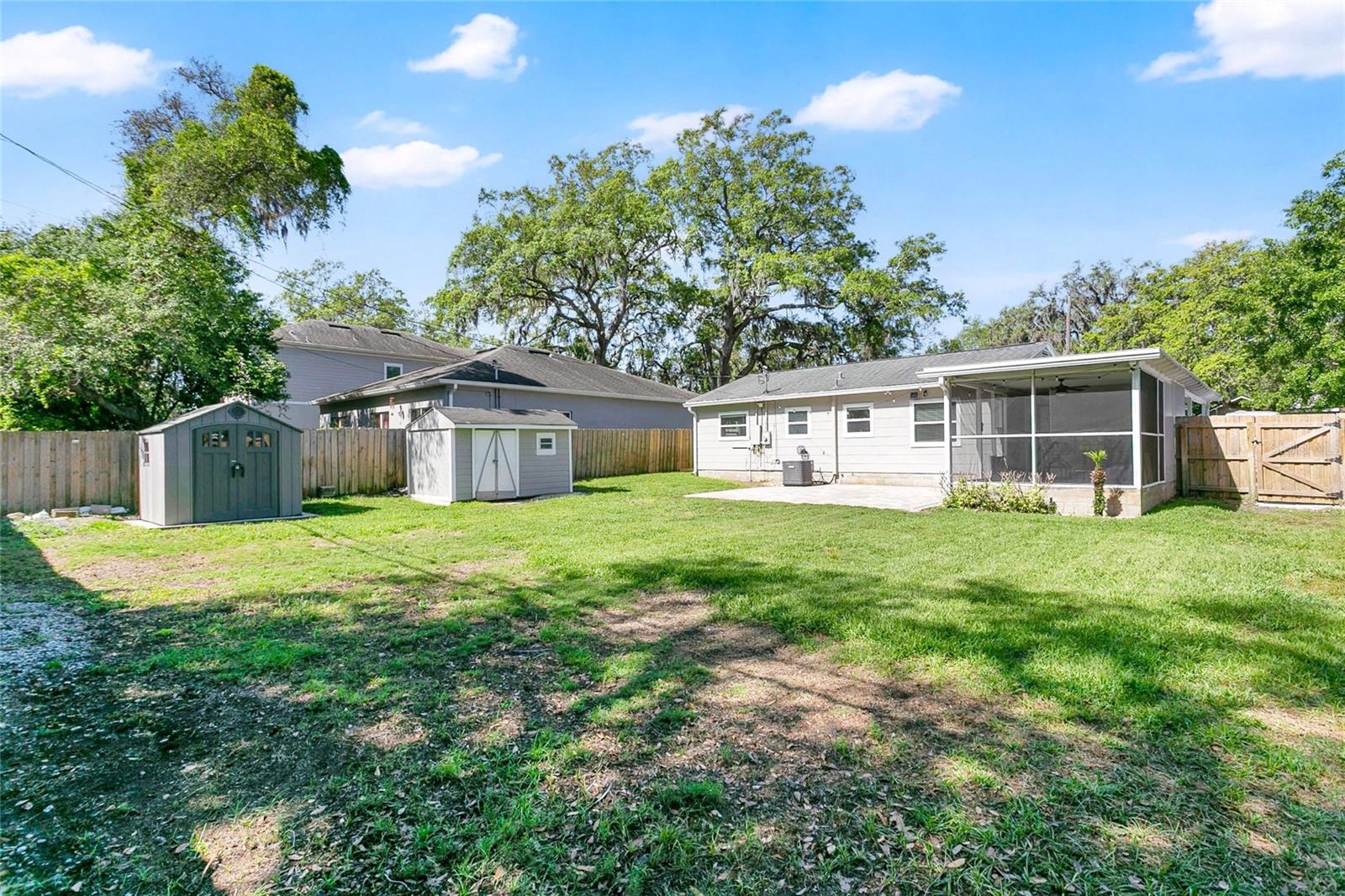 Image 22 of 33 For 2105 Palmetto Avenue
