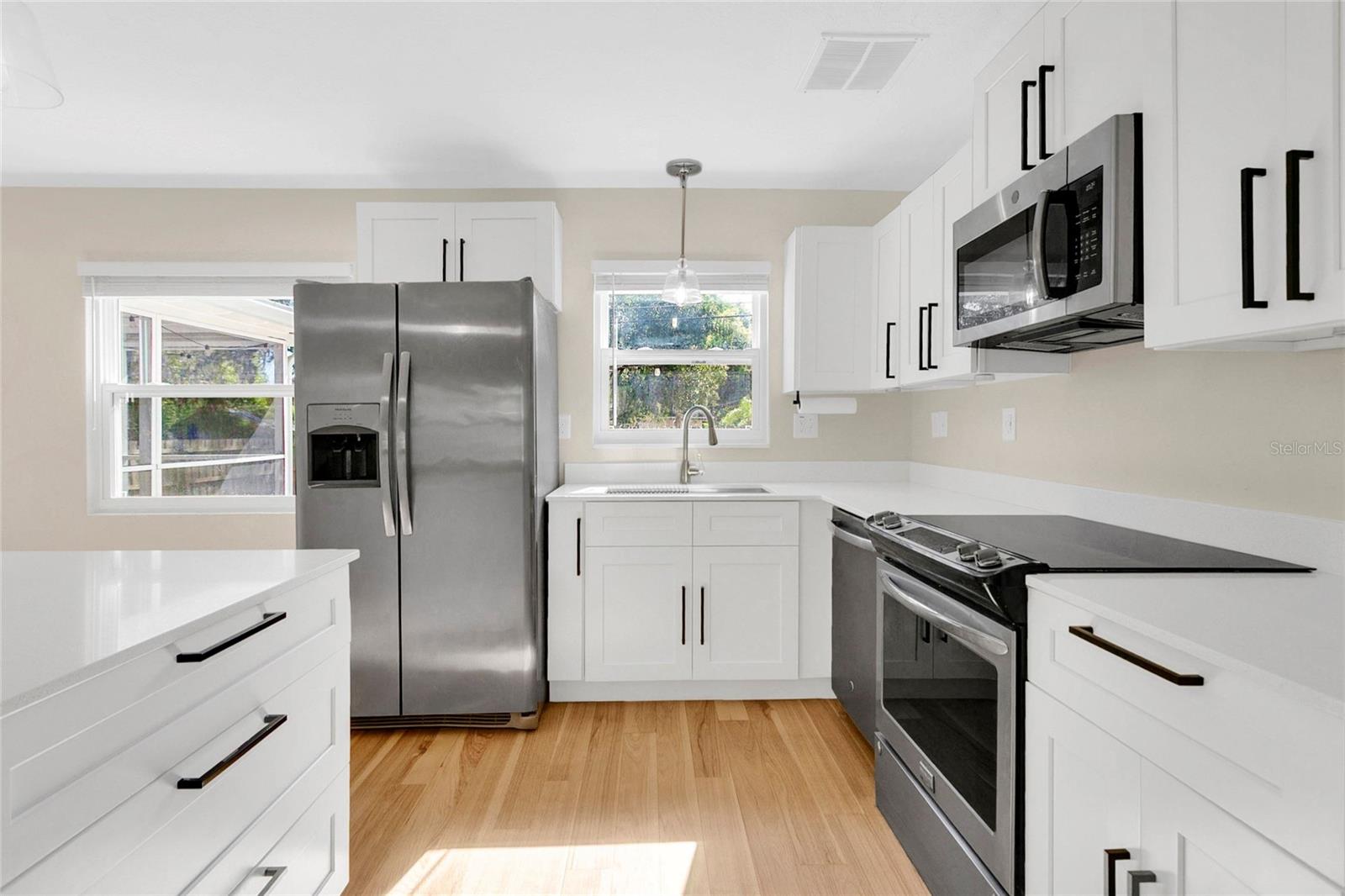 Image 5 of 33 For 2105 Palmetto Avenue