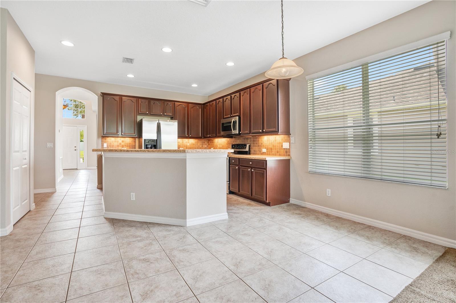 Image 10 of 31 For 456 Silverdale Avenue