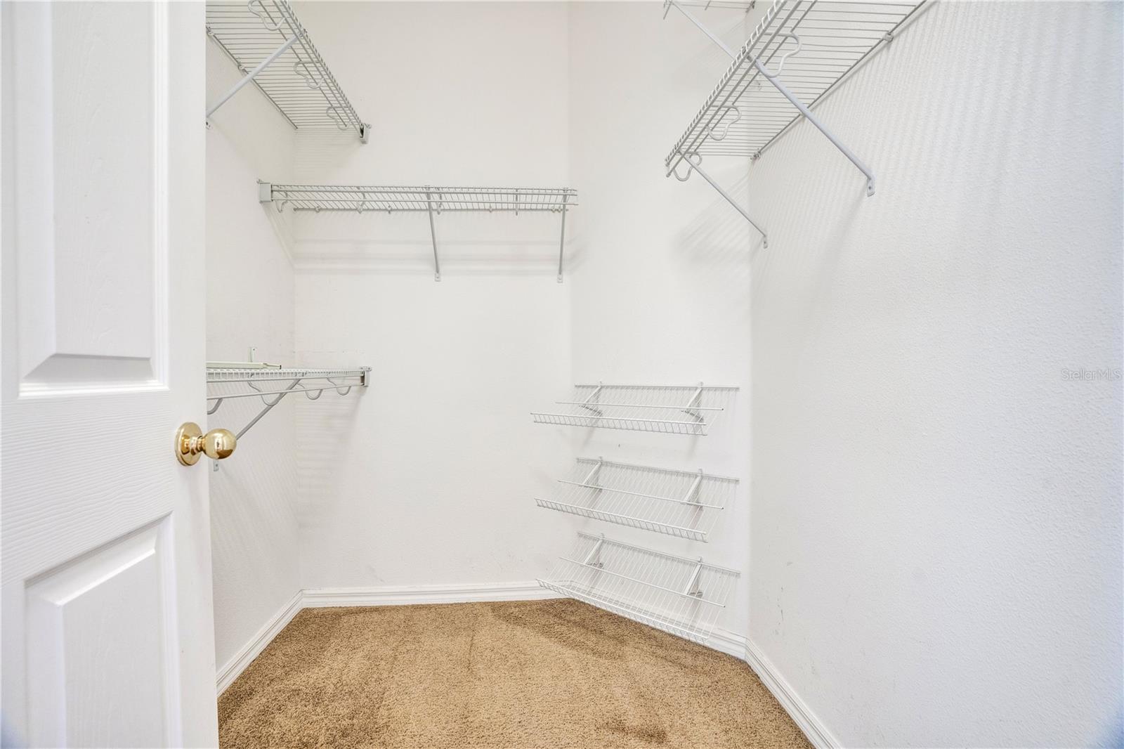 Image 18 of 31 For 456 Silverdale Avenue