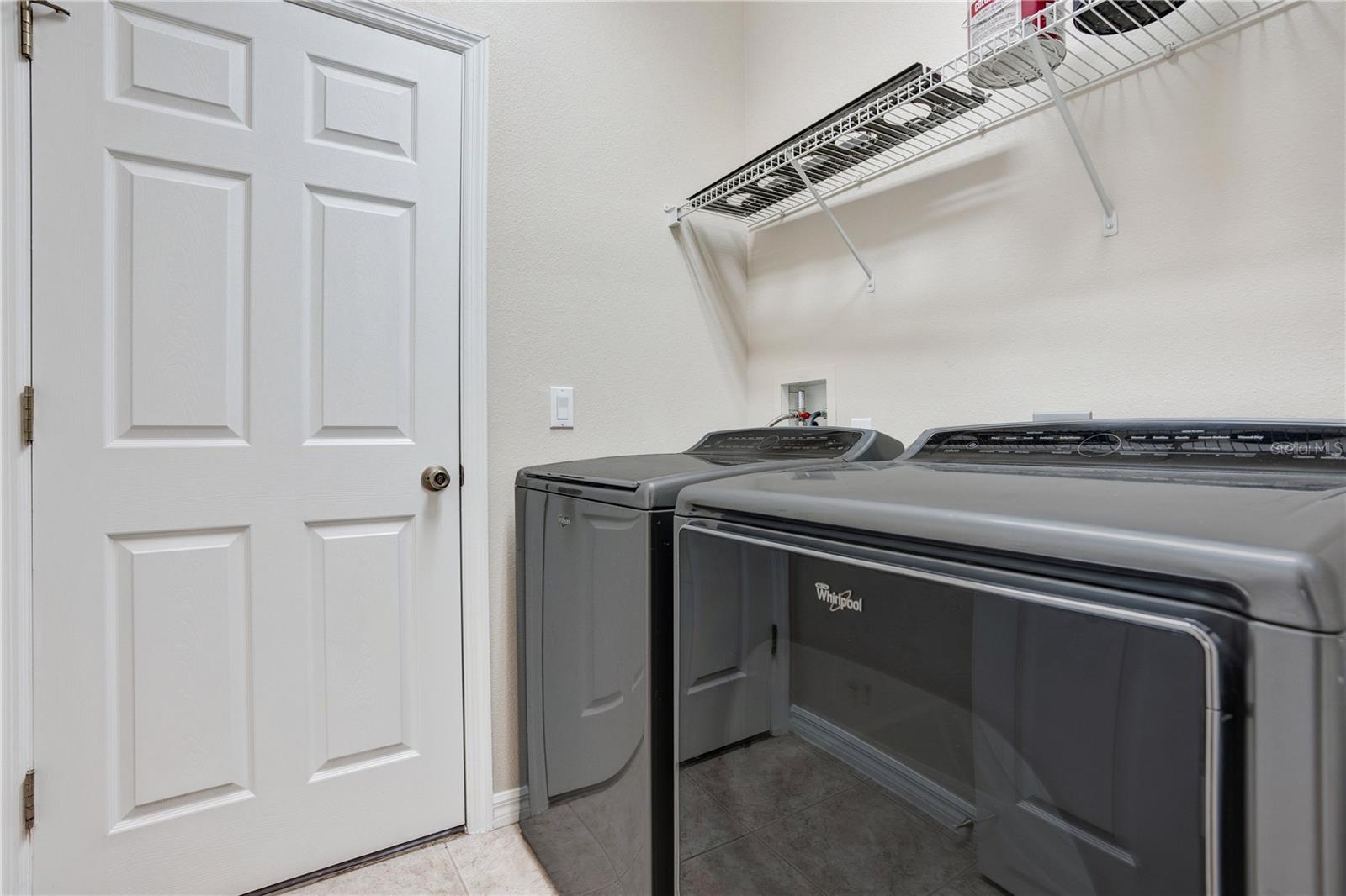 Image 23 of 31 For 456 Silverdale Avenue