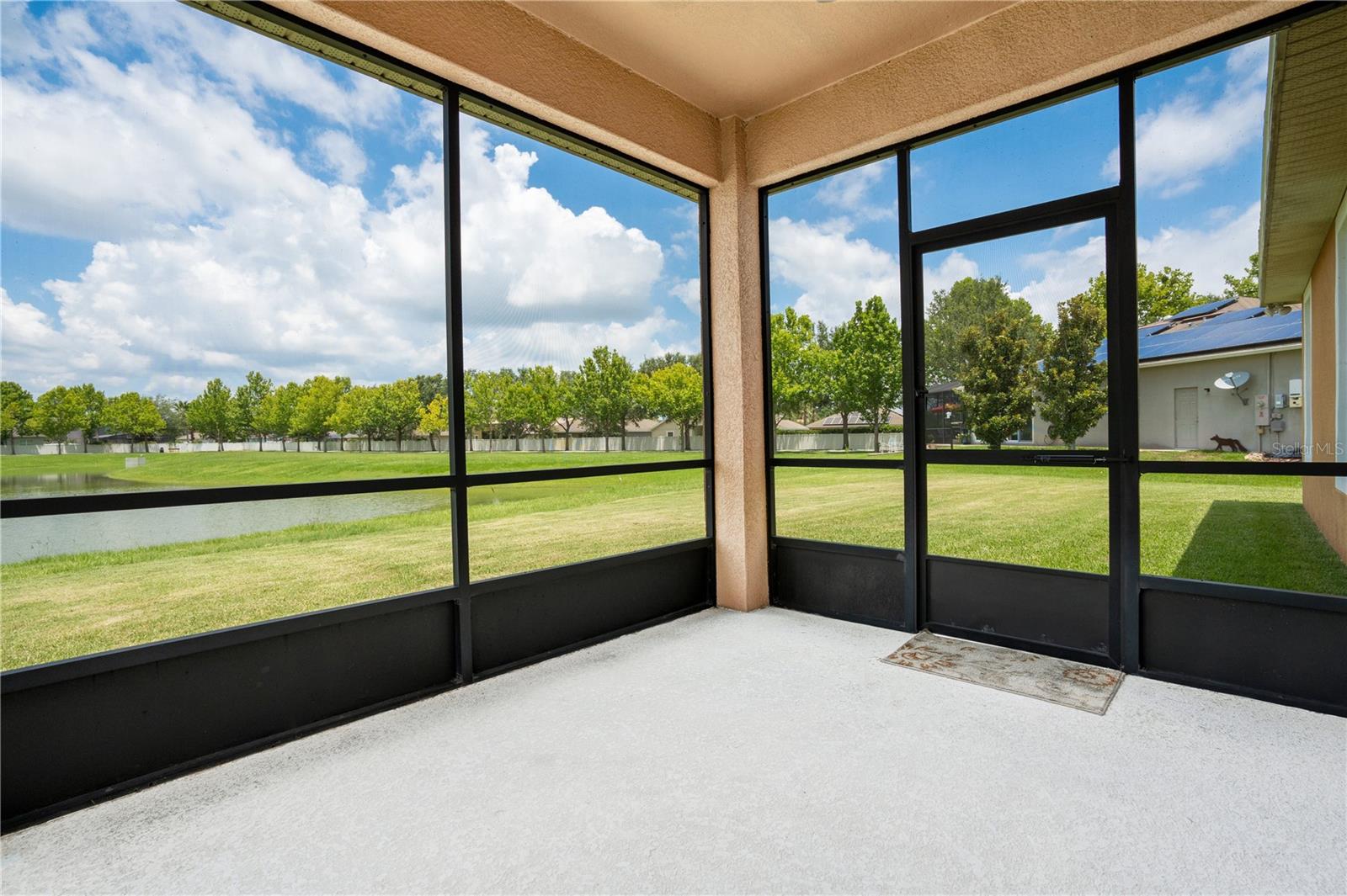 Image 24 of 31 For 456 Silverdale Avenue