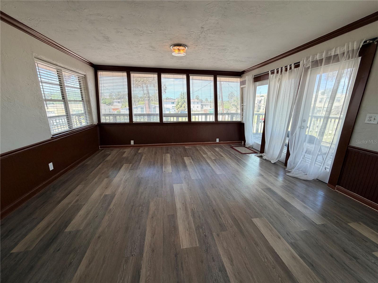 Image 15 of 36 For 538 Revilo Boulevard