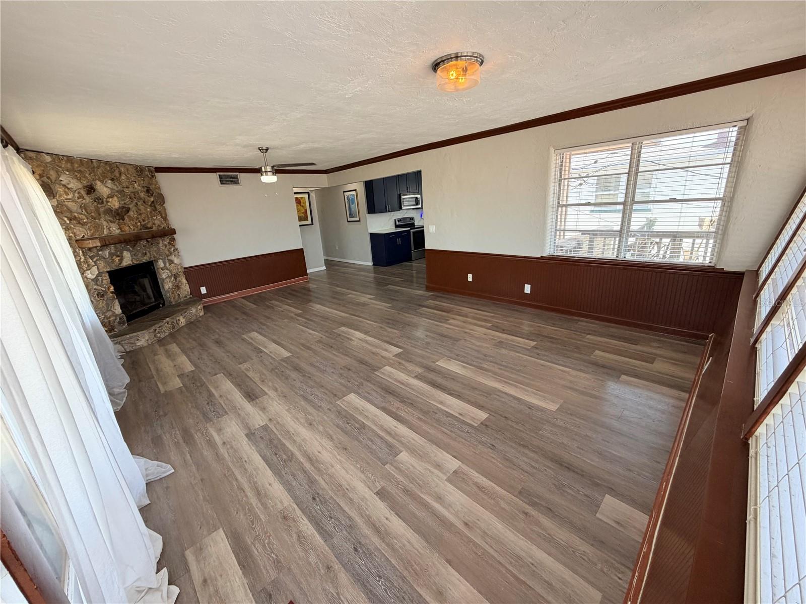 Image 16 of 36 For 538 Revilo Boulevard