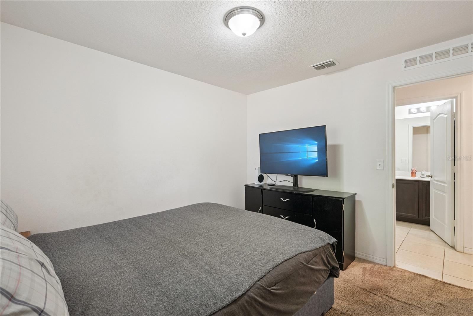 Image 24 of 51 For 3002 Greynolds Street