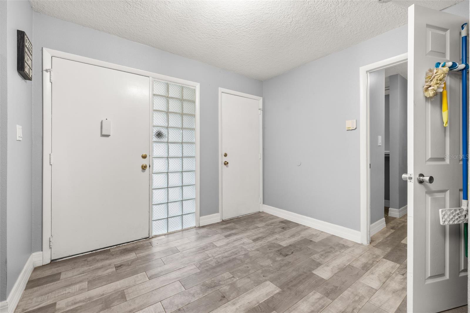 Image 12 of 28 For 10702 William Tell Drive