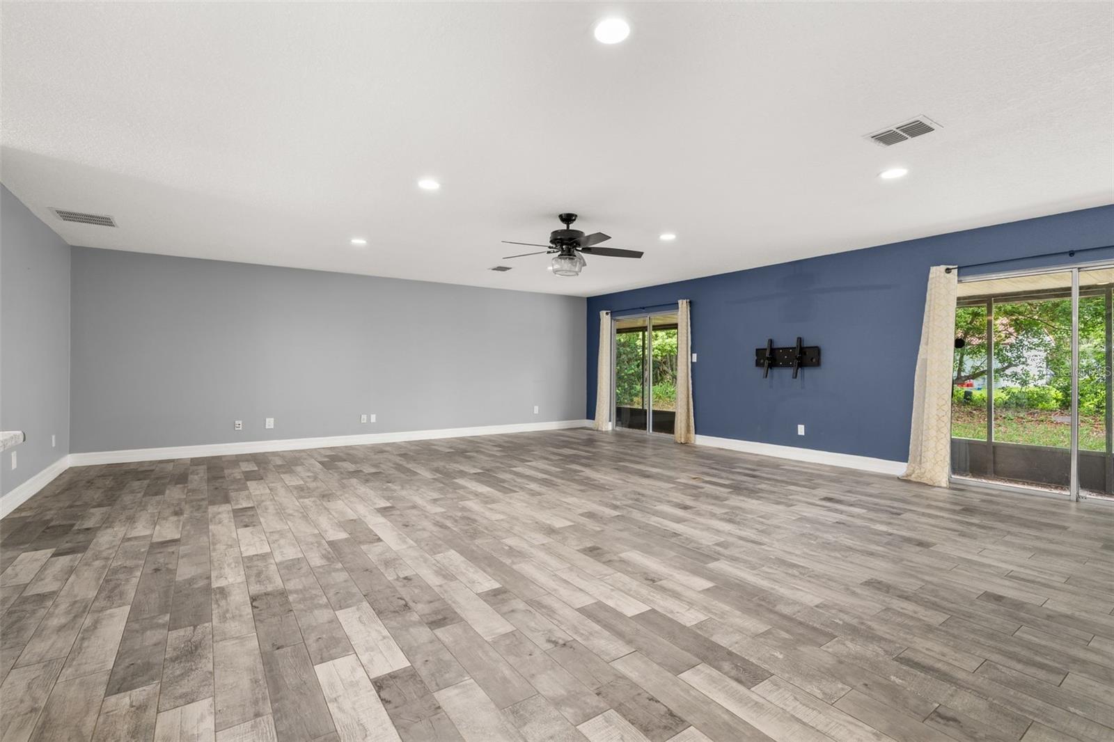 Image 6 of 28 For 10702 William Tell Drive