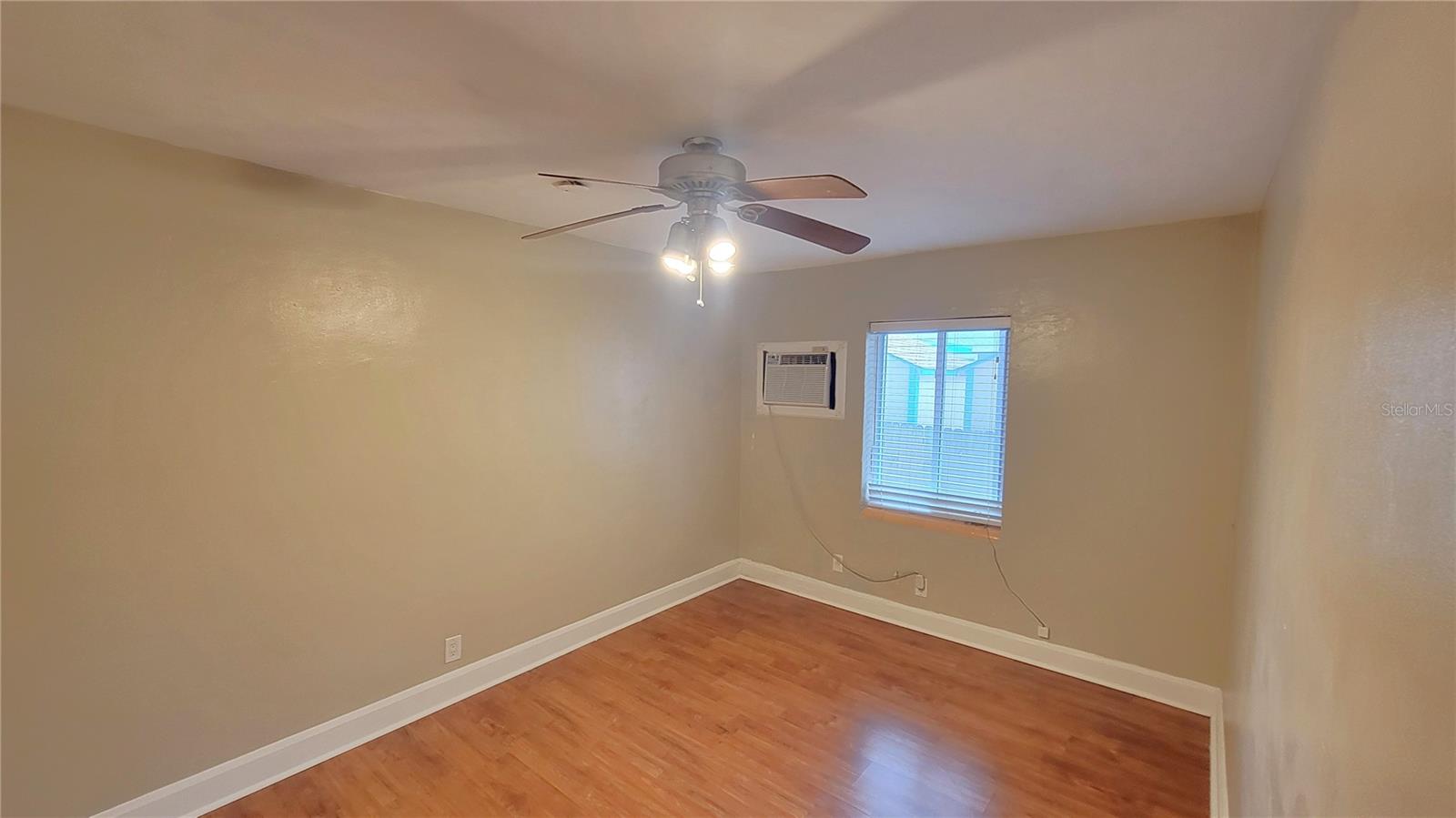 Image 7 of 12 For 520 11th Avenue N 2