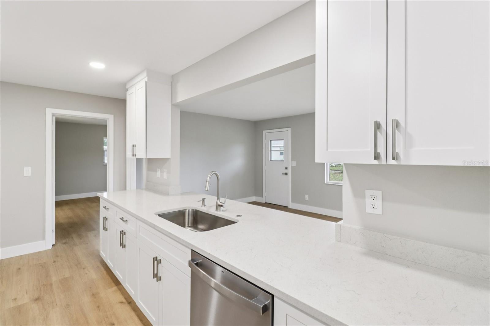 Image 8 of 32 For 1412 Digarmo Terrace