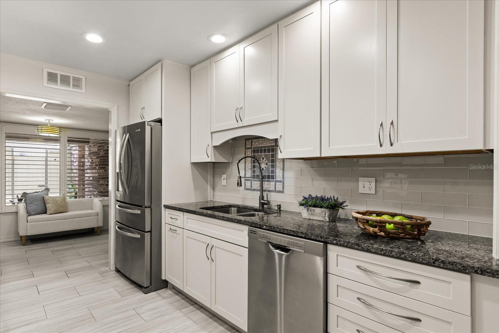 Image 11 of 50 For 546 Osceola Avenue 31